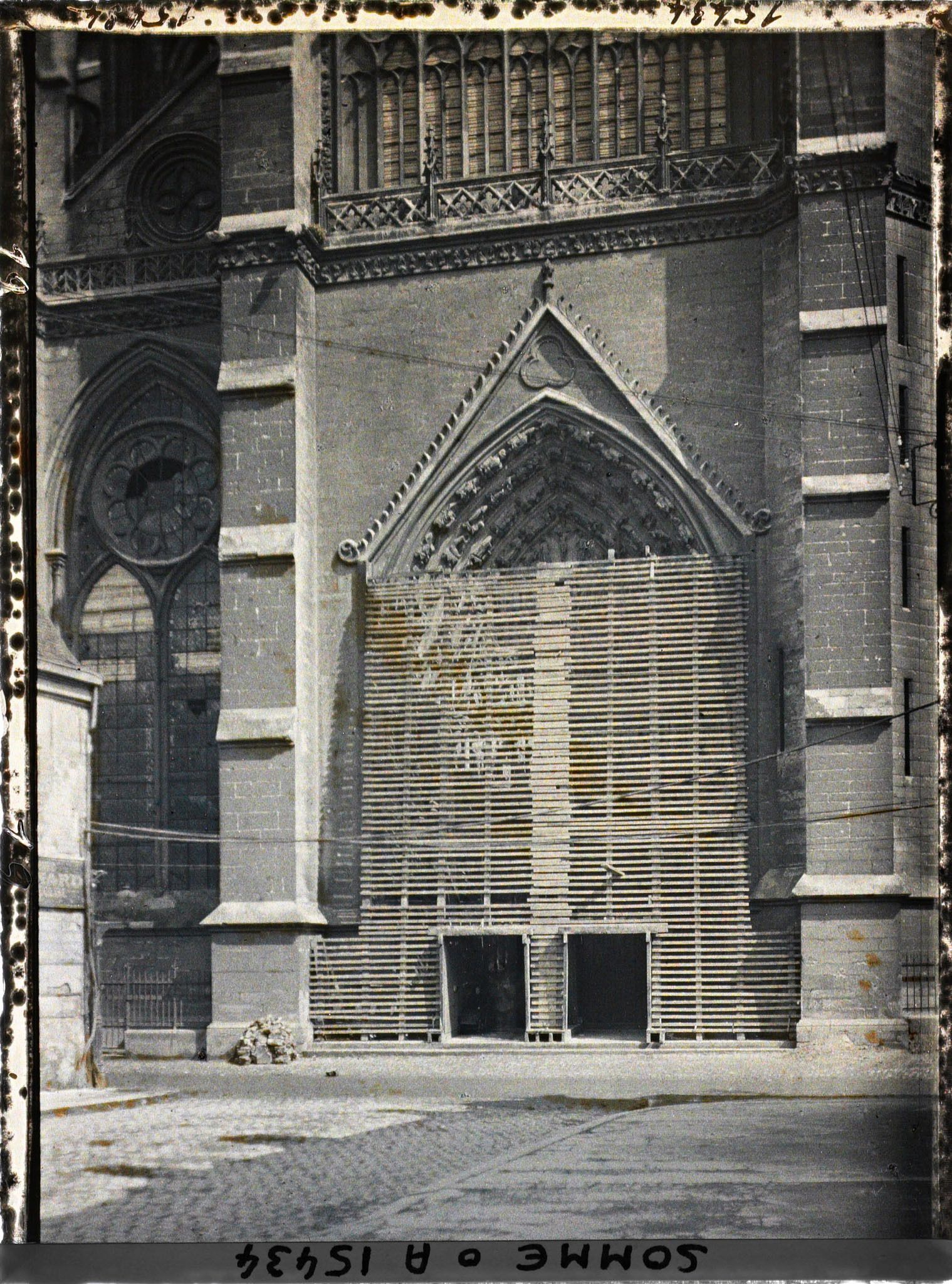 Image représentant France, Amiens, La Porte de la Vierge dorée
