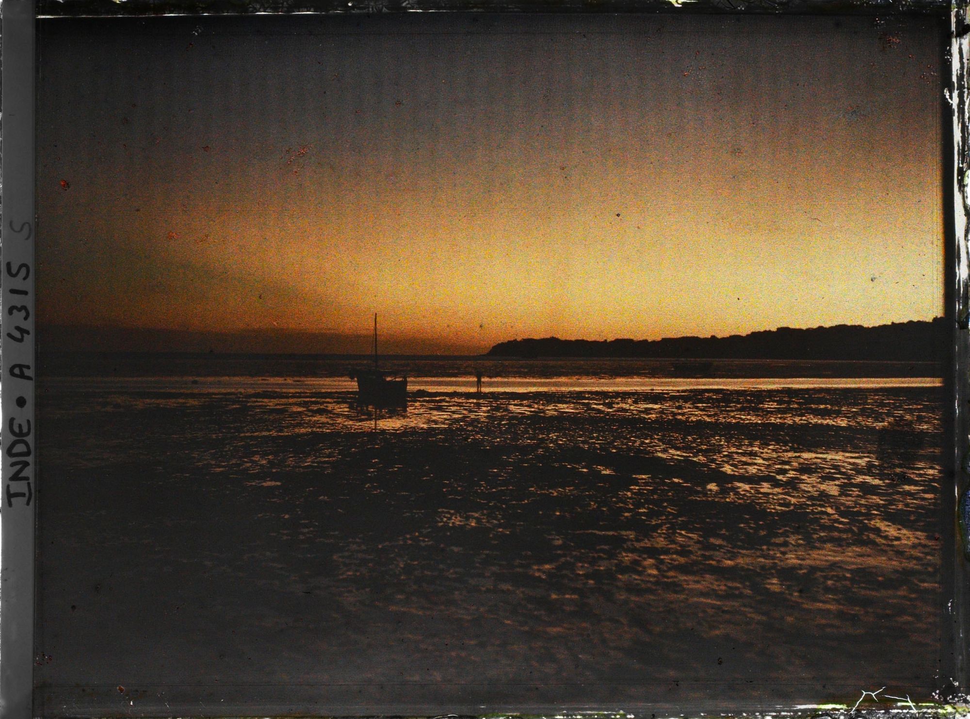 Image représentant La plage au coucher du soleil