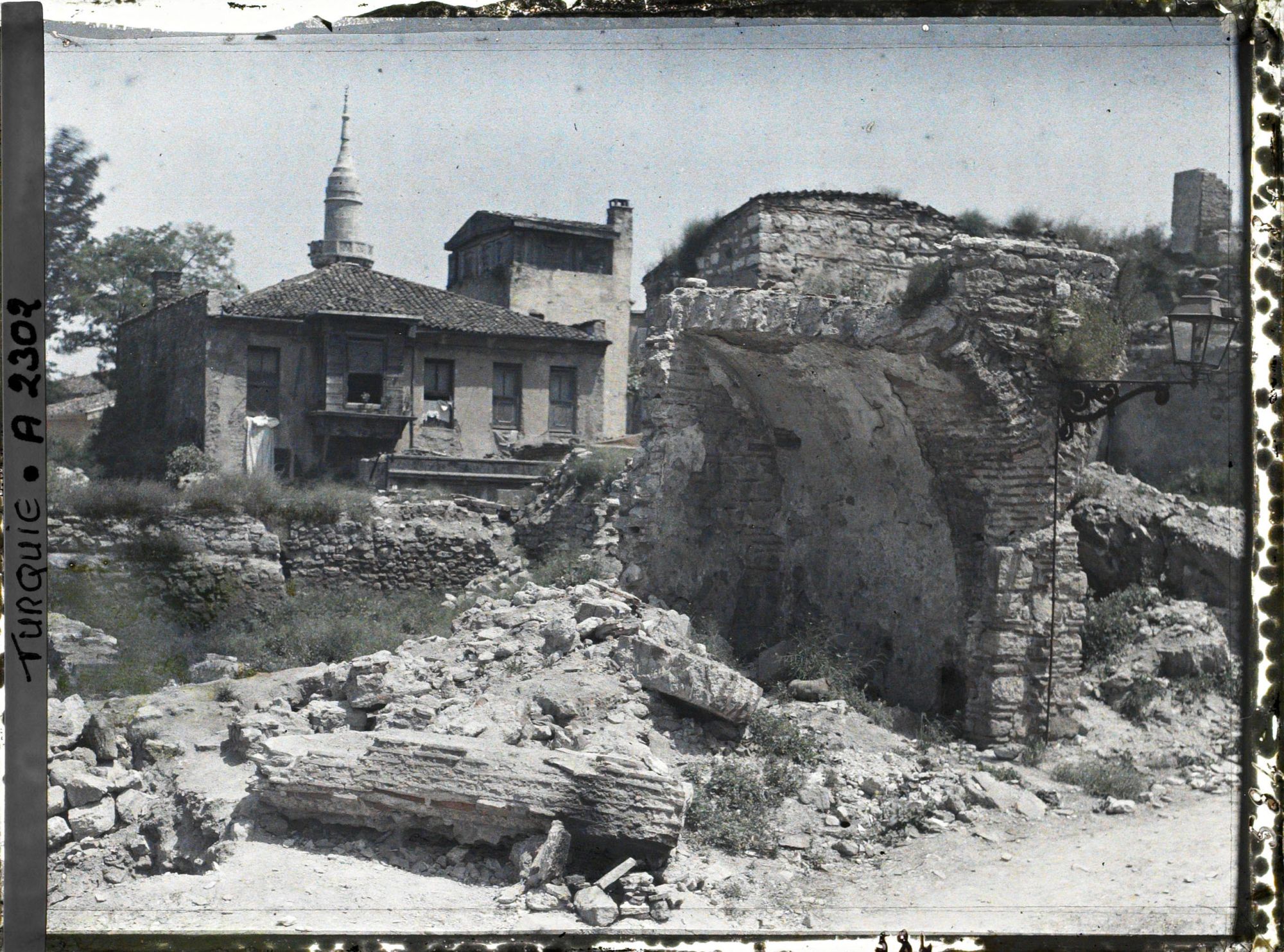 Image représentant Quartier dont certains bâtiments ont été endommagés par un incendie