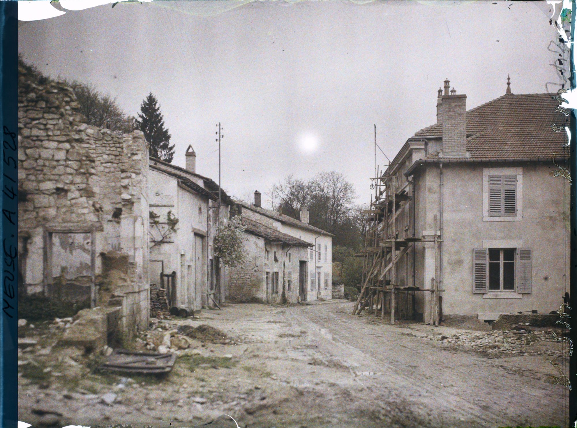 Image représentant France, Les Kœurs la Grande, Reconstructions et Ruines