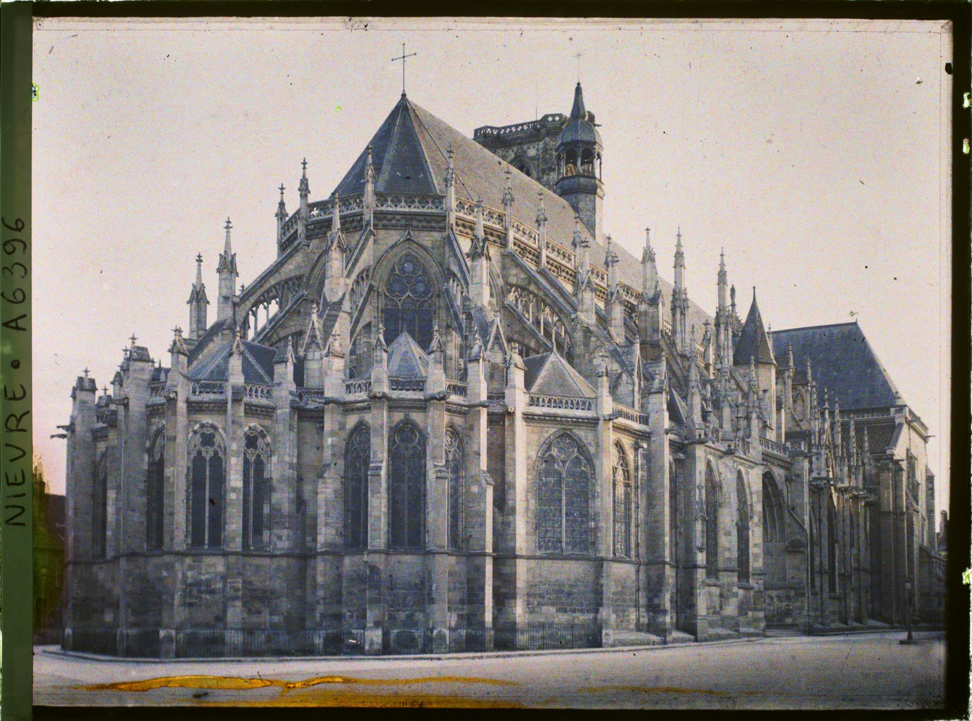 Image représentant Vue du chevet de la cathédrale Saint-Cyr-et-Sainte-Julitte
