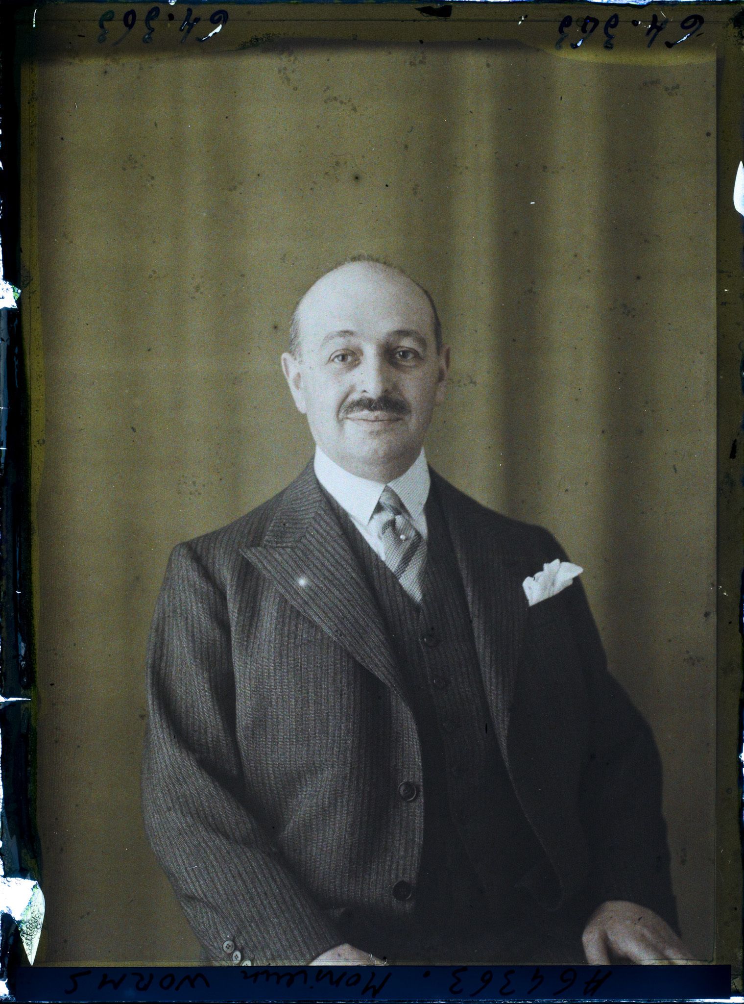 Image représentant https://musee-albert-kahn.s-museum.fr/home/NWQ2OTAwYzNmYjZlZTk1ZWQwODJmMjY4L2dlbmVyaWMtbm90aWNlLXRhYi9hdXRob3JpdHkvNjE3YTc5ZjVjZjhiODk2OGIzMzM3ZDIx/5d6900c3fb6ee95ed082f268/generic-notice-tab/authority/617a79ebcf8b8968b3337aa3 Monsieur Hippolyte Worms