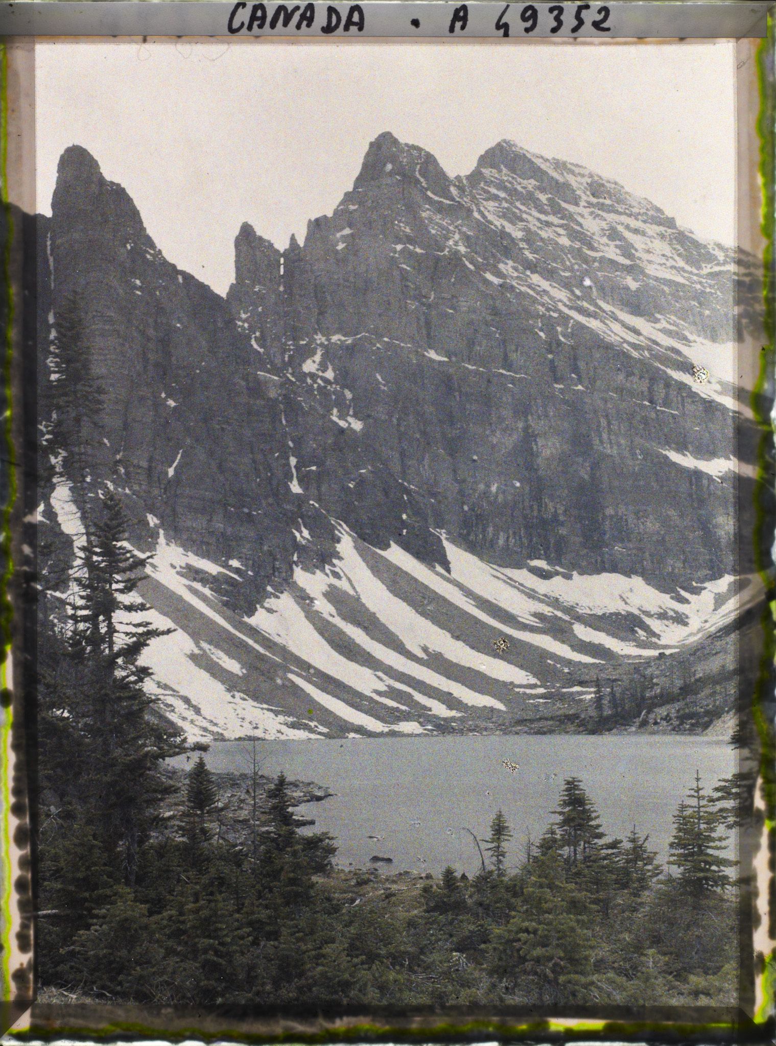 Image représentant Canada, Lac Louise, Lac Agnès (2062 mtres )