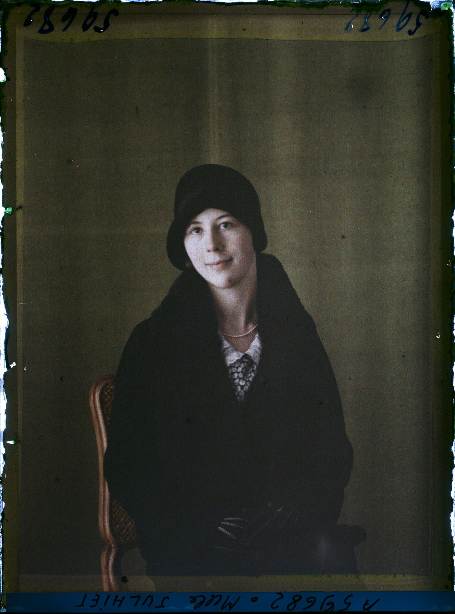 Image représentant https://musee-albert-kahn.s-museum.fr/home/NWQ2OTAwYzNmYjZlZTk1ZWQwODJmMjY4L2dlbmVyaWMtbm90aWNlLXRhYi9hdXRob3JpdHkvNjE3YTc5ZjVjZjhiODk2OGIzMzM3ZDIx/5d6900c3fb6ee95ed082f268/generic-notice-tab/authority/617a79ebcf8b8968b3336fd6 Madame Julhiet