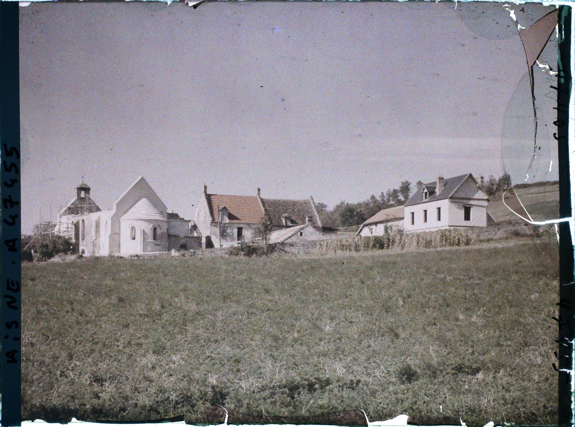 Image représentant France, Ste Marguerite, Vue vers l'Eglise