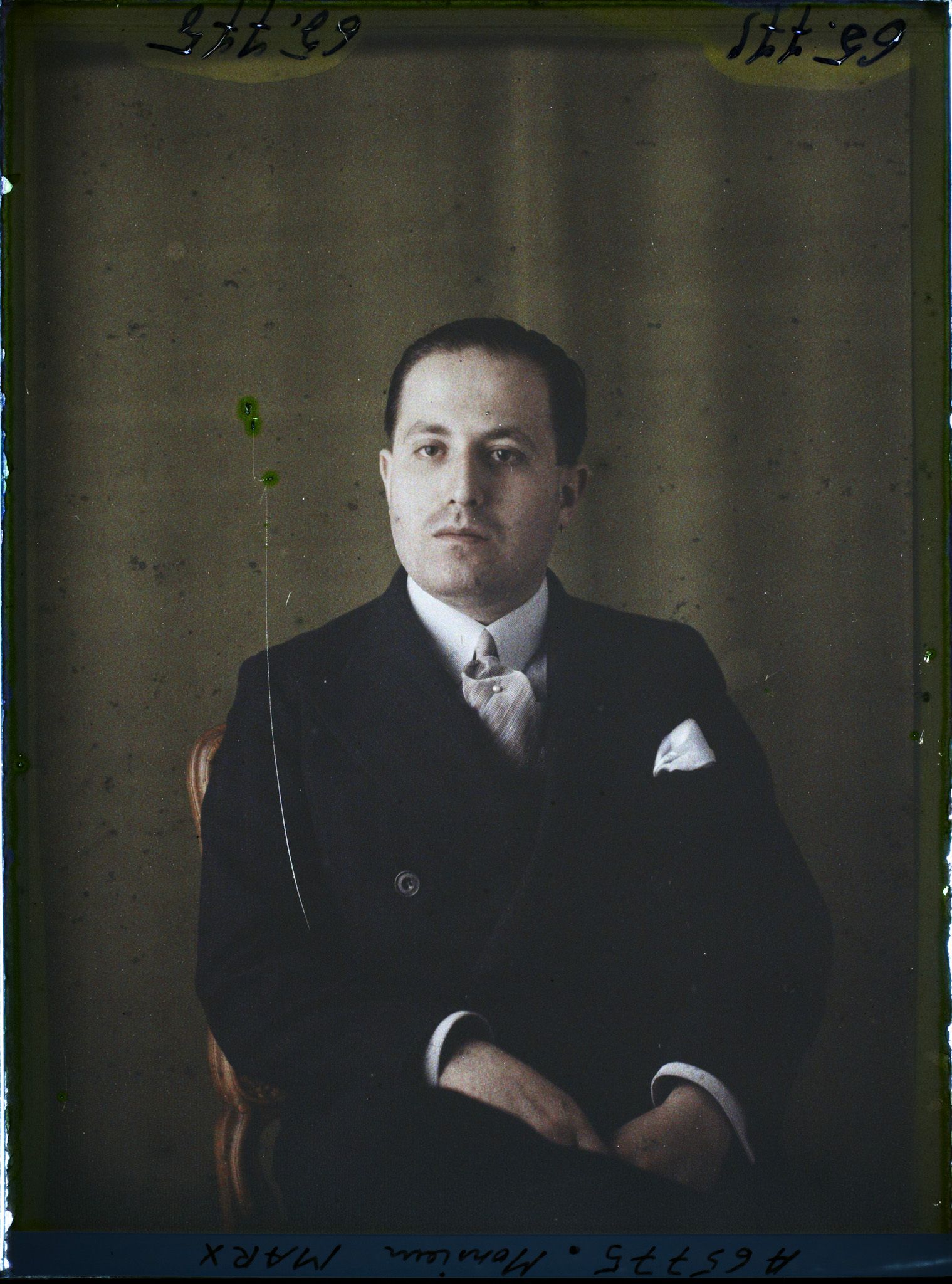 Image représentant https://musee-albert-kahn.s-museum.fr/home/NWQ2OTAwYzNmYjZlZTk1ZWQwODJmMjY4L2dlbmVyaWMtbm90aWNlLXRhYi9hdXRob3JpdHkvNjE3YTc5ZjVjZjhiODk2OGIzMzM3ZDIx/5d6900c3fb6ee95ed082f268/generic-notice-tab/authority/617a79ebcf8b8968b3337355 Monsieur Jean Marx