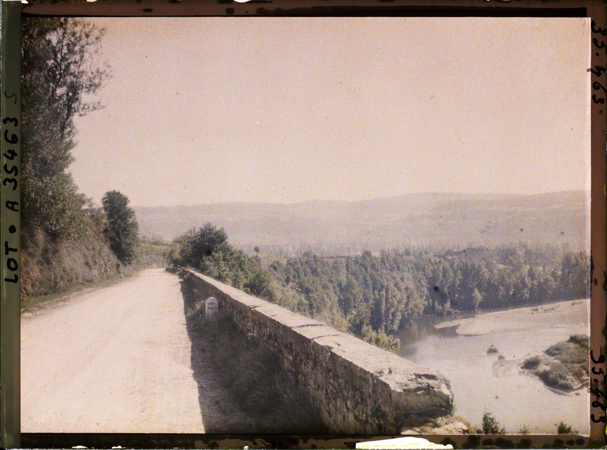 Image représentant France, Capdenac (Lot), Route de Capdenac à Figeac vue prise au Kilomètre un de Capdenac
