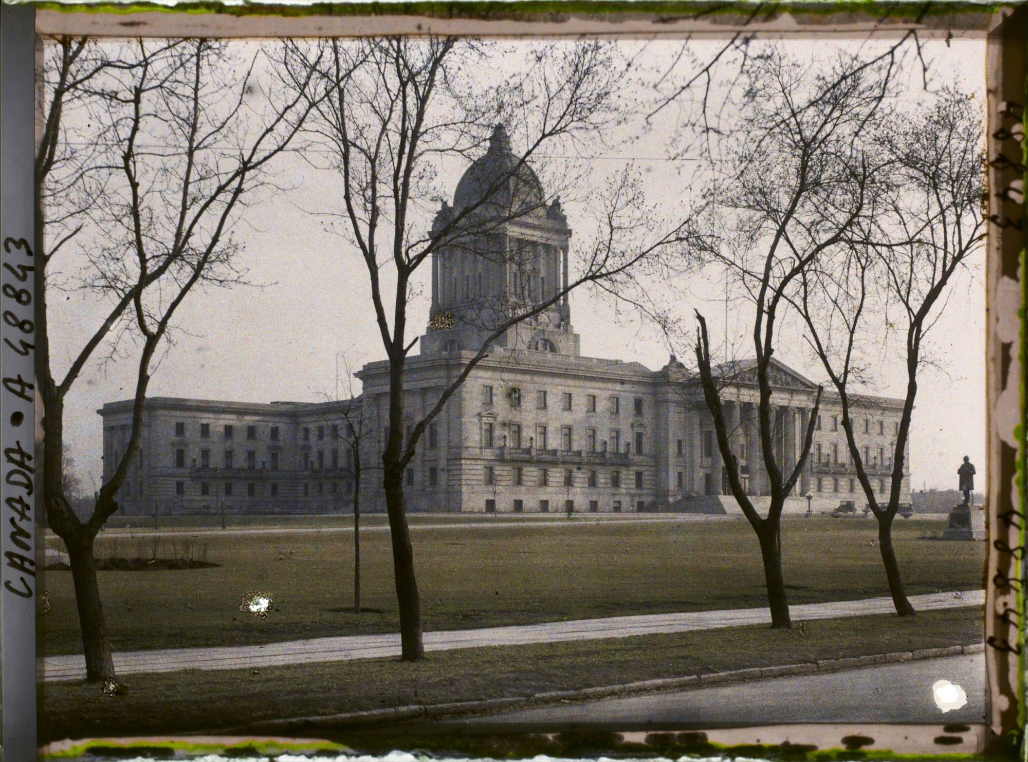 Image représentant Canada, Winnipeg, Le Parlement autre aspect
