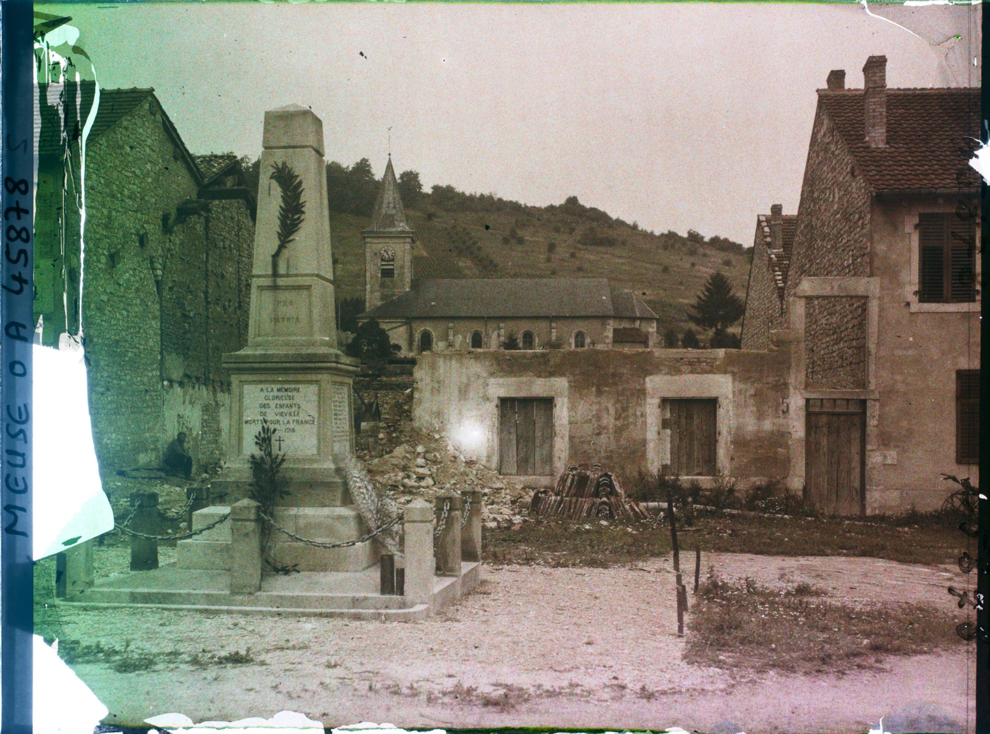 Image représentant France, Viéville - sous les - côtes, Monument aux Morts