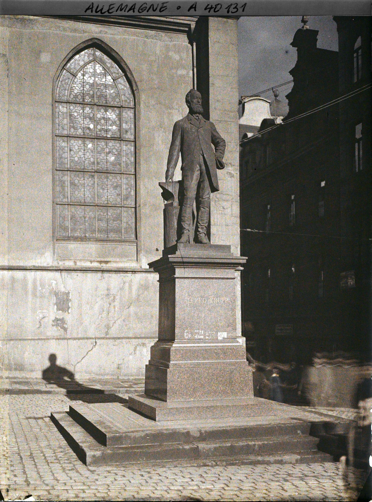Image représentant Prusse , Essen, Statue de Krupp (Alfred)
