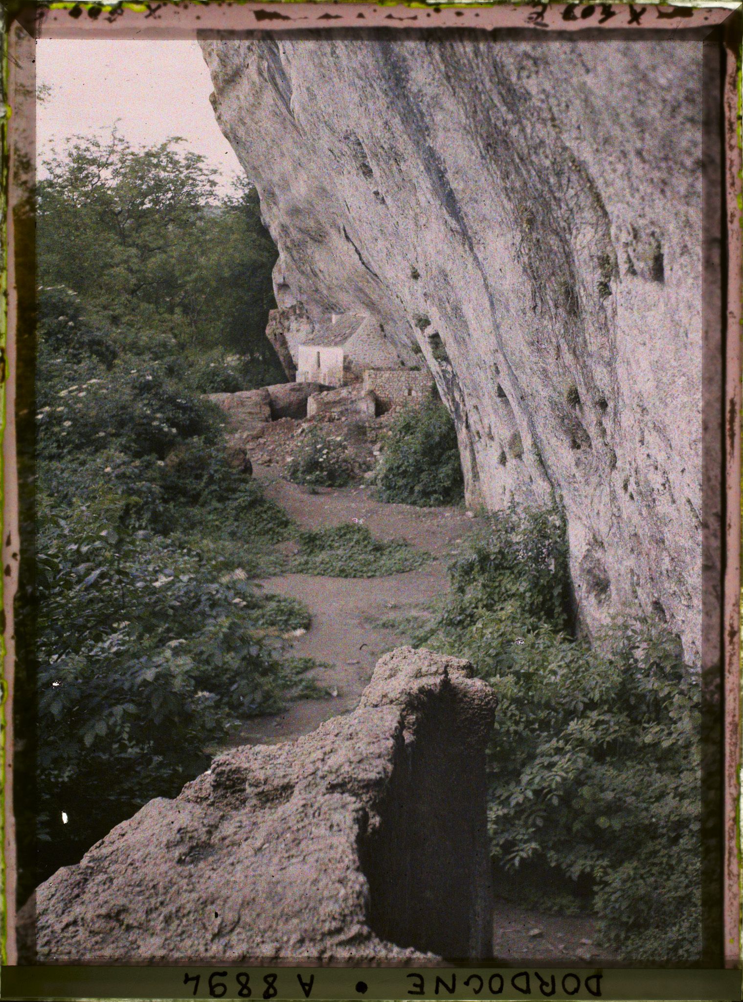 Image représentant France, St Léon, Perspective d'ensemble du village
