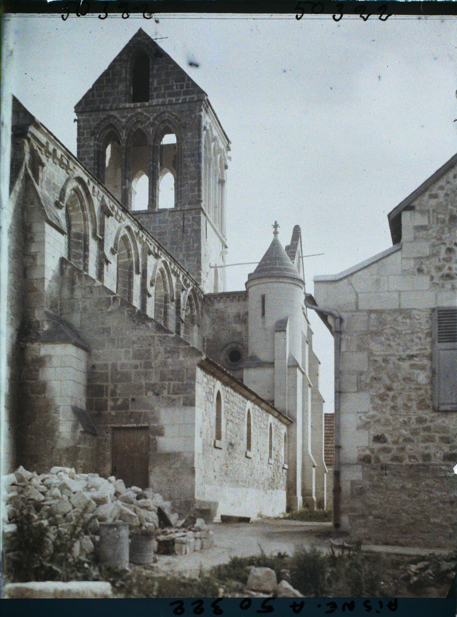 Image représentant France, Bourg et Comin, Eglise partie Sud, refaite
