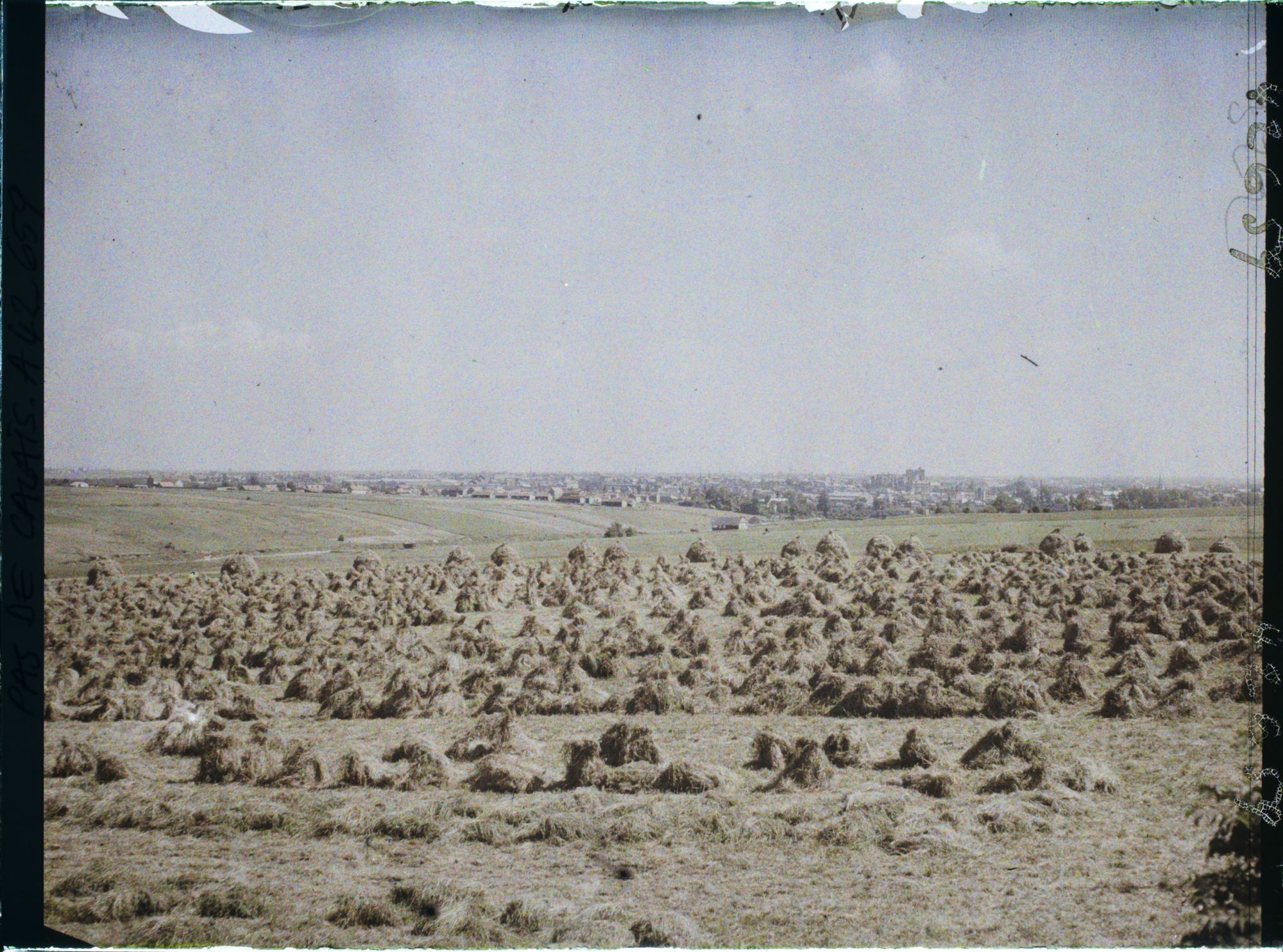 Image représentant France, Roclincourt, Vue panoramique d'Arras prise du Nord-Ouest