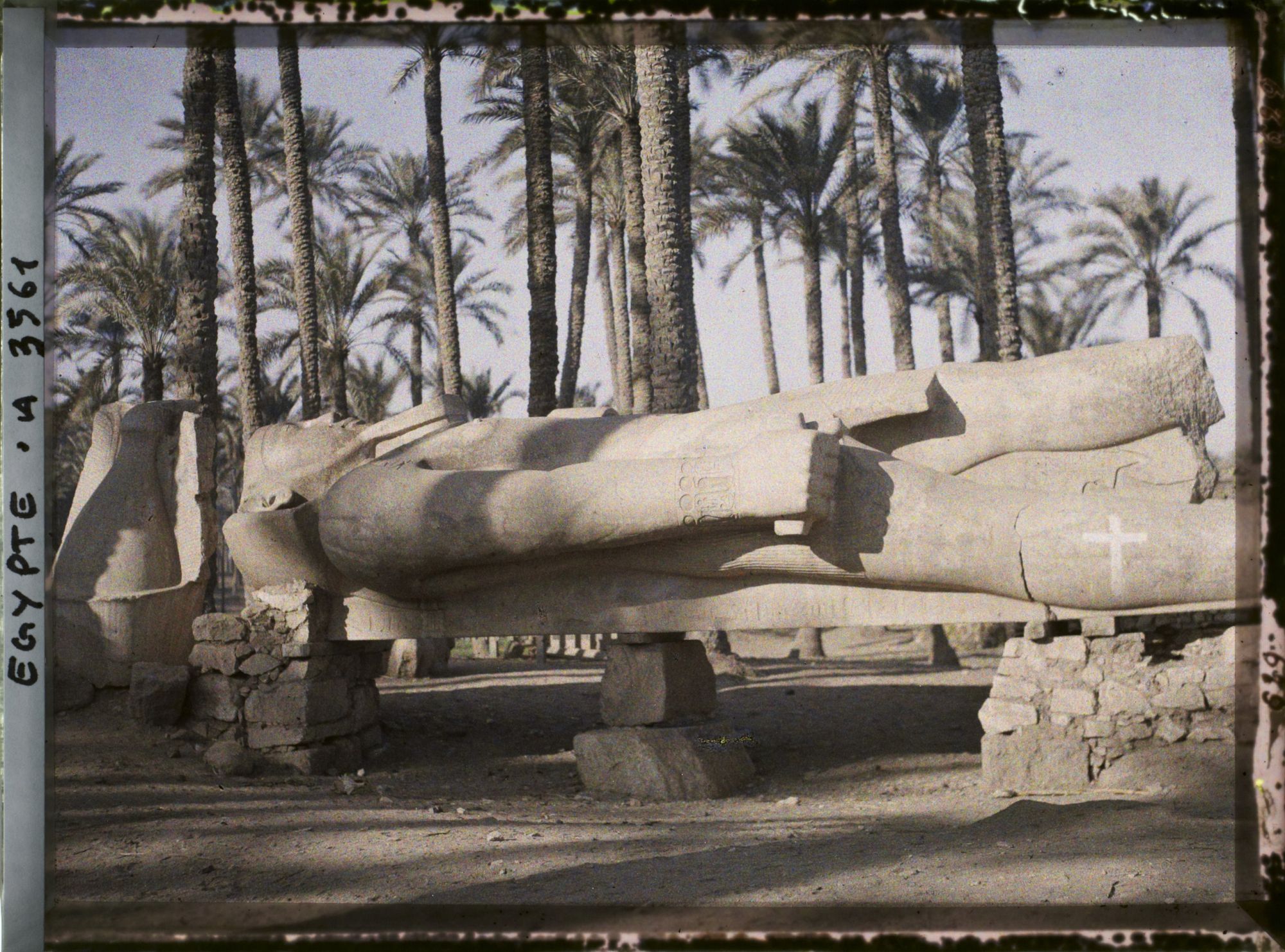 Image représentant Colosse couché de Ramsès II