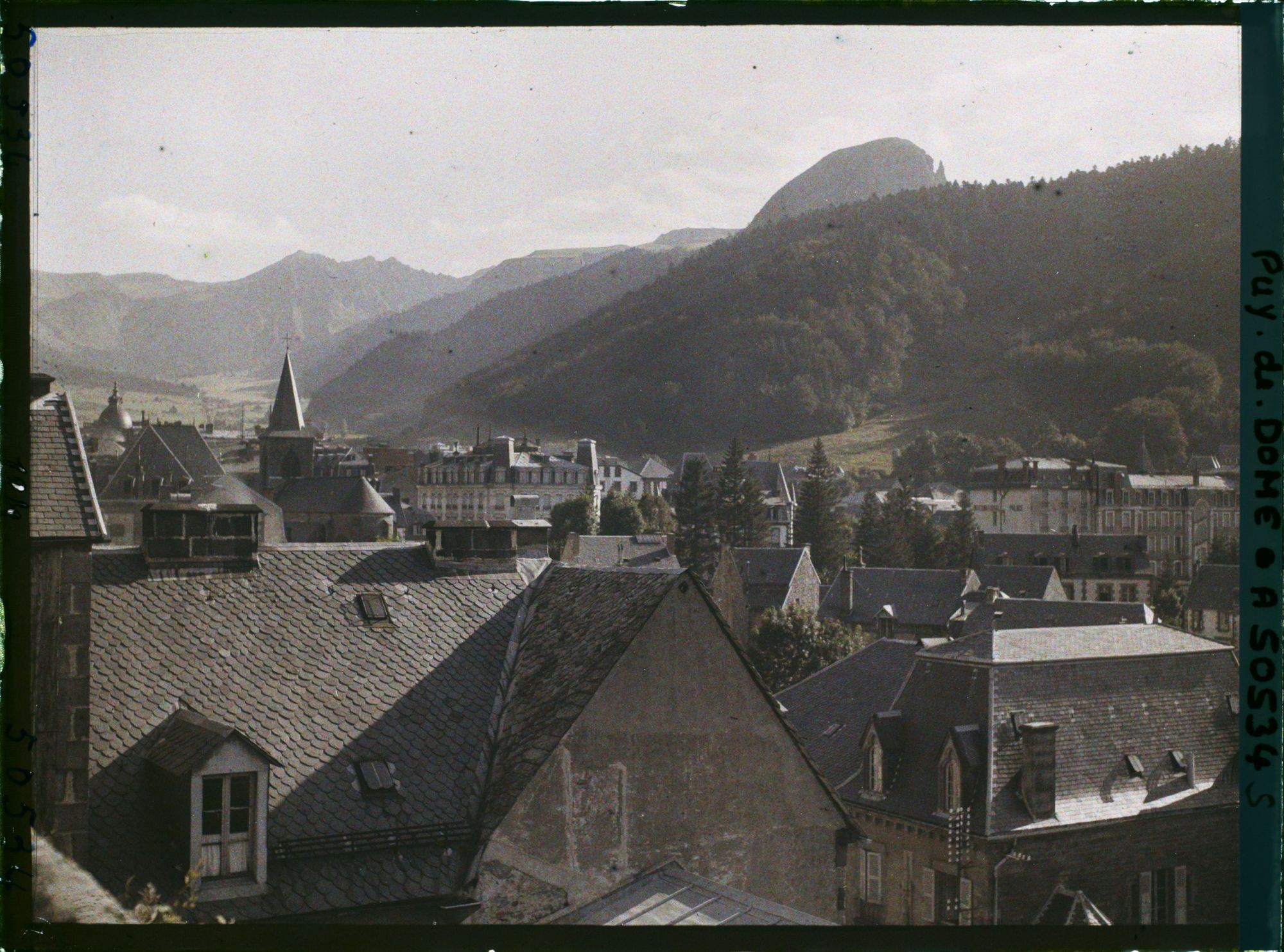 Image représentant France, Mont Dore, Un Coin du Mont Dore et le Capucin