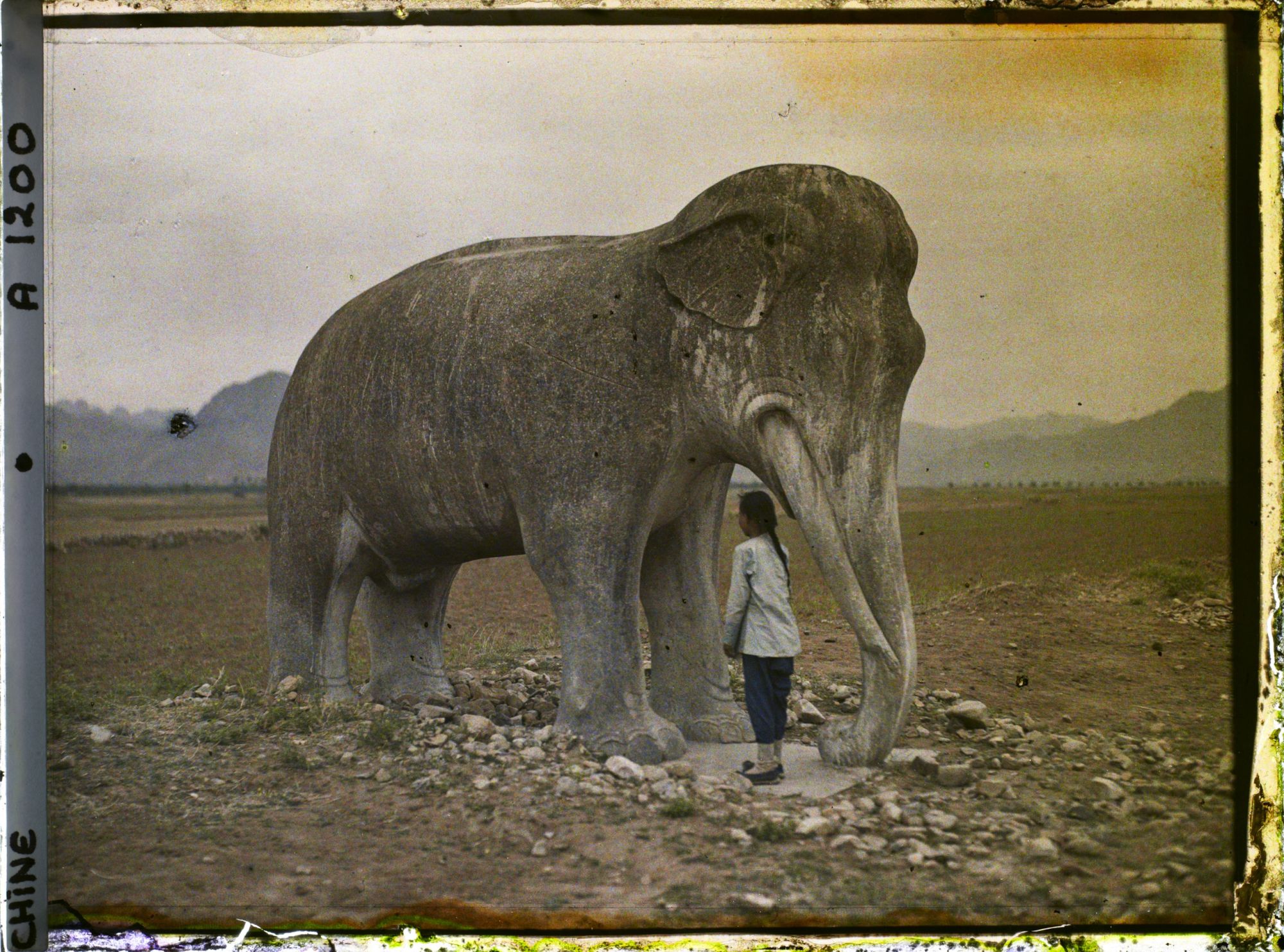 Image représentant Ming Shisanling (" Treize Tombeaux des Ming ")