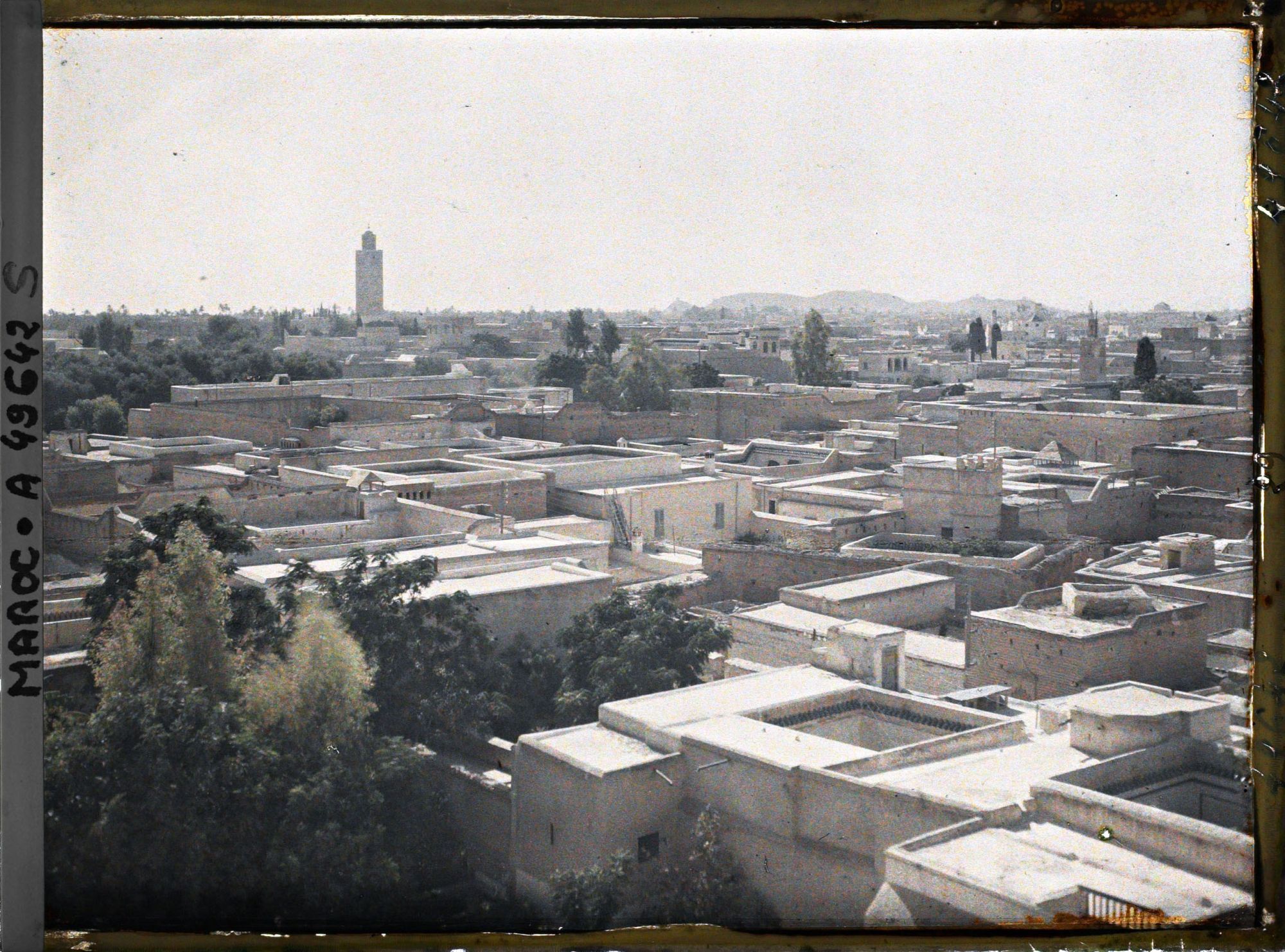 Image représentant Panorama de la ville en direction de l'ouest avec au fond le quartier Guéliz