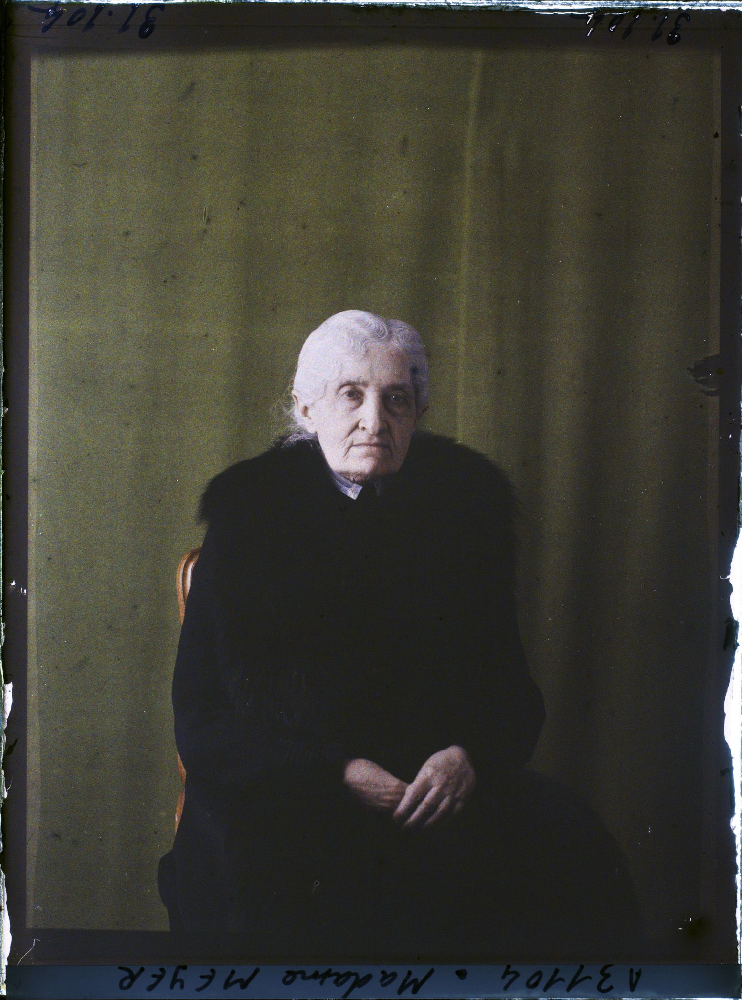 Image représentant https://musee-albert-kahn.s-museum.fr/home/NWQ2OTAwYzNmYjZlZTk1ZWQwODJmMjY4L2dlbmVyaWMtbm90aWNlLXRhYi9hdXRob3JpdHkvNjE3YTc5ZjVjZjhiODk2OGIzMzM3ZDIx/5d6900c3fb6ee95ed082f268/generic-notice-tab/authority/617a79ebcf8b8968b33373f0 Madame Meyer