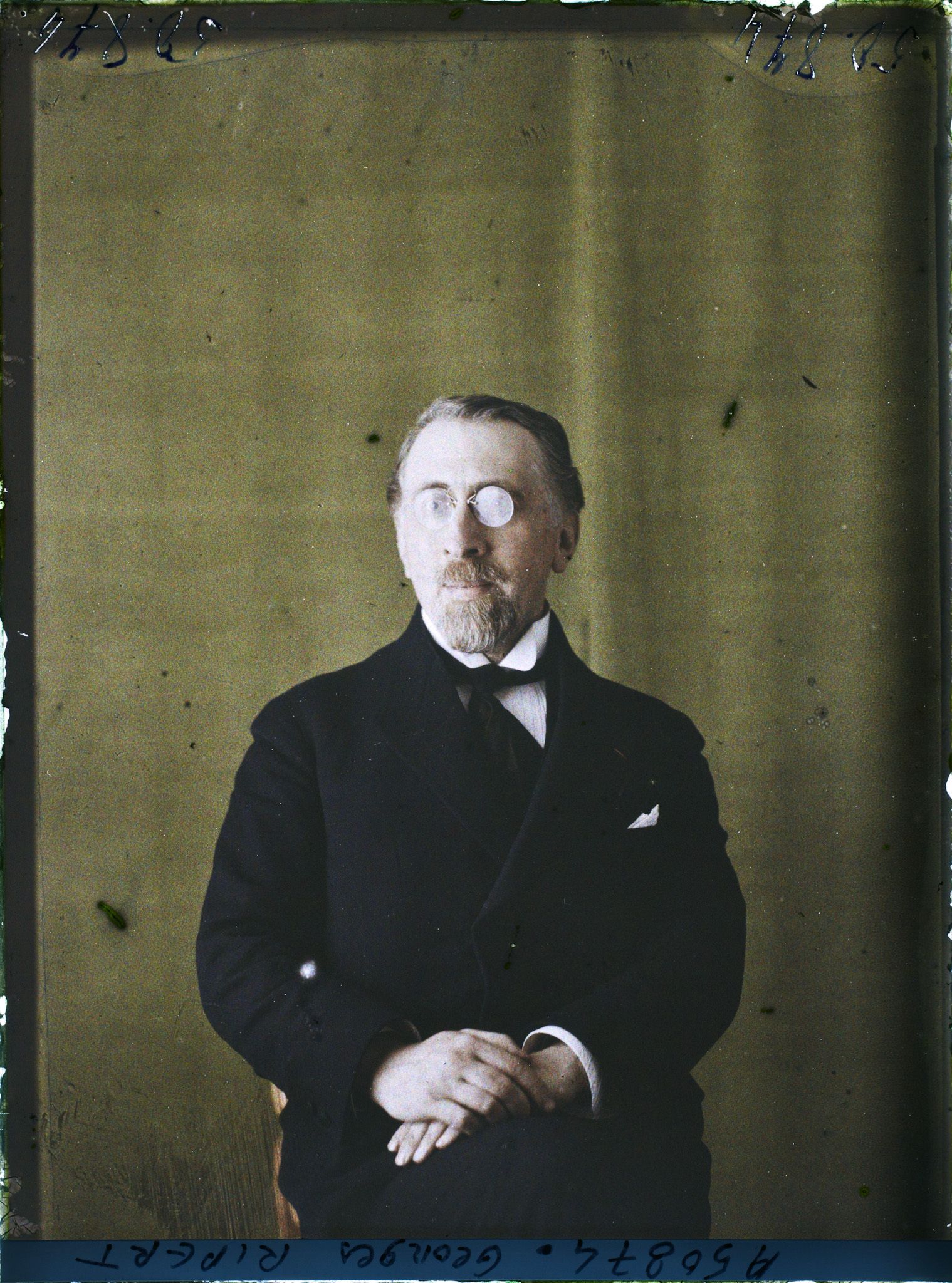 Image représentant Monsieur  https://musee-albert-kahn.s-museum.fr/home/NWQ2OTAwYzNmYjZlZTk1ZWQwODJmMjY4L2dlbmVyaWMtbm90aWNlLXRhYi9hdXRob3JpdHkvNjE3YTc5ZjVjZjhiODk2OGIzMzM3ZDIx/5d6900c3fb6ee95ed082f268/generic-notice-tab/authority/617a79ebcf8b8968b3337671 Georges Ripert
