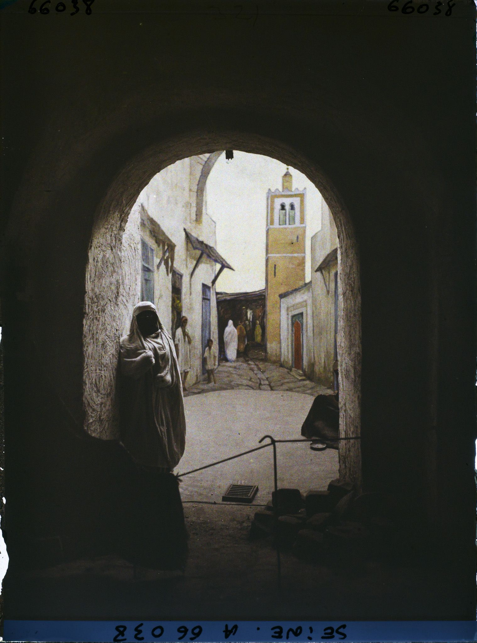 Image représentant L'Exposition Coloniale Internationale de 1931, représentation d'un souk tunisien