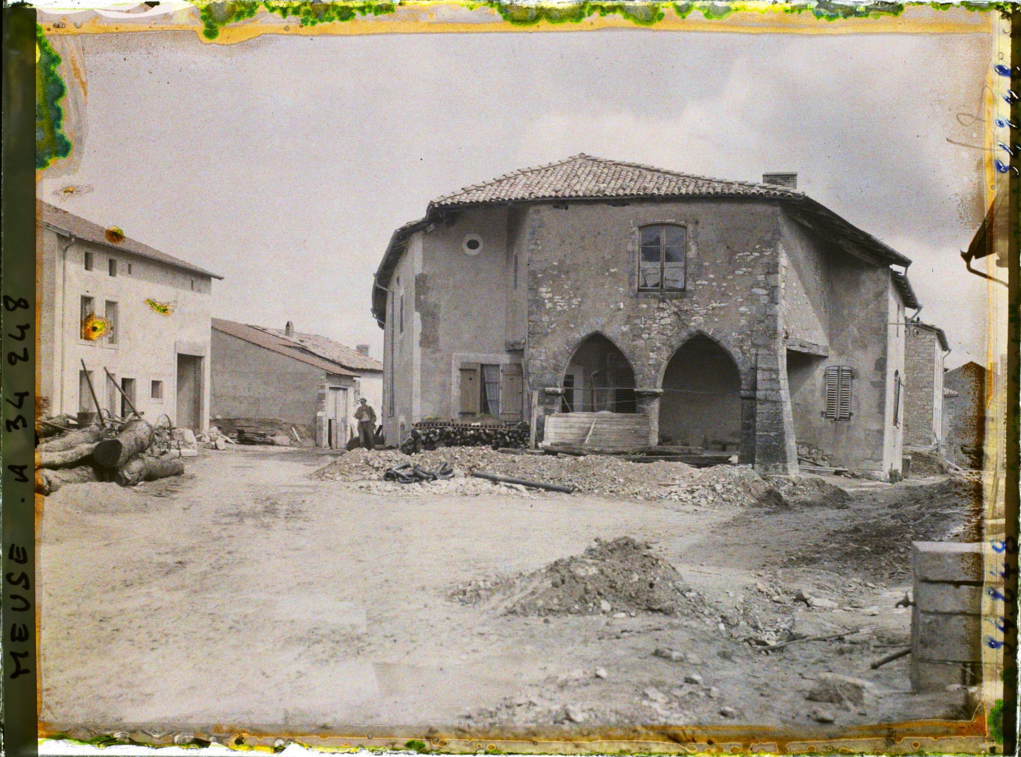 Image représentant France, Hattonchâtel, Ancien poste et reconstructions