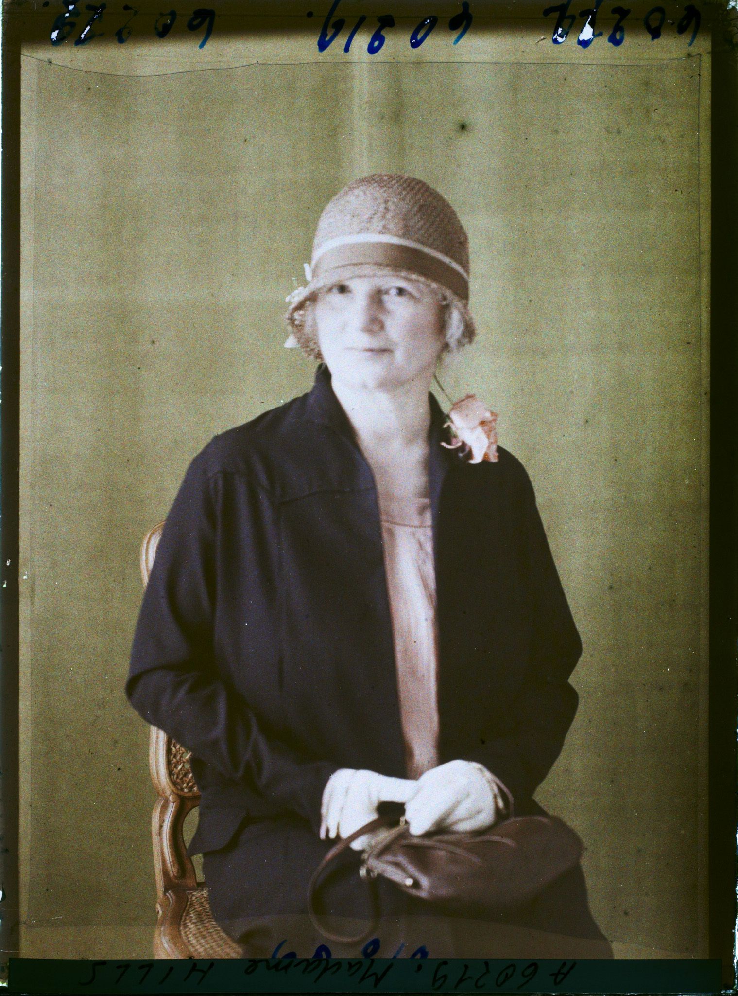 Image représentant https://musee-albert-kahn.s-museum.fr/home/NWQ2OTAwYzNmYjZlZTk1ZWQwODJmMjY4L2dlbmVyaWMtbm90aWNlLXRhYi9hdXRob3JpdHkvNjE3YTc5ZjVjZjhiODk2OGIzMzM3ZDIx/5d6900c3fb6ee95ed082f268/generic-notice-tab/authority/617a79ebcf8b8968b3336f03 Madame Hills