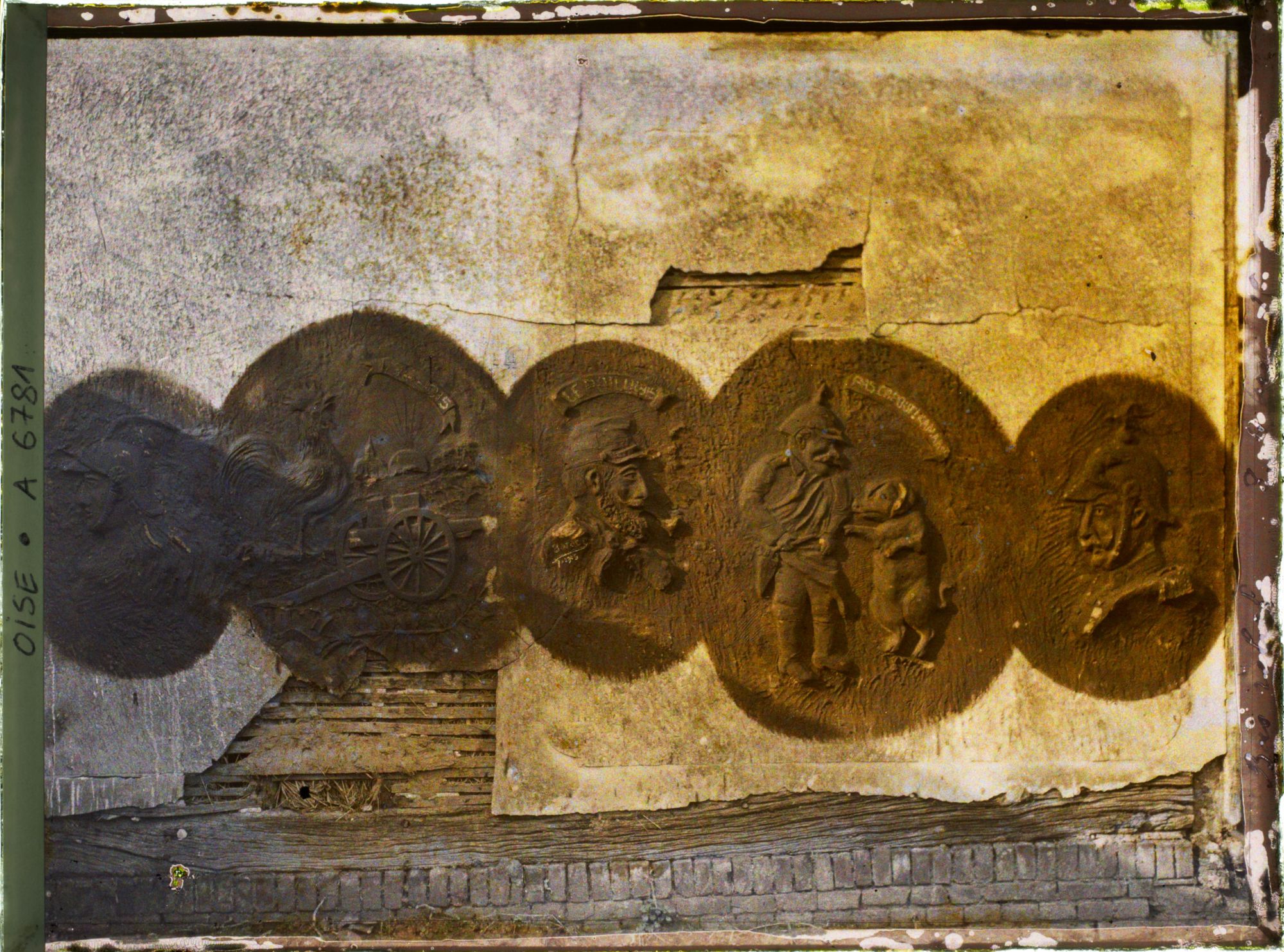 Image représentant Art des tranchées : bas-relief