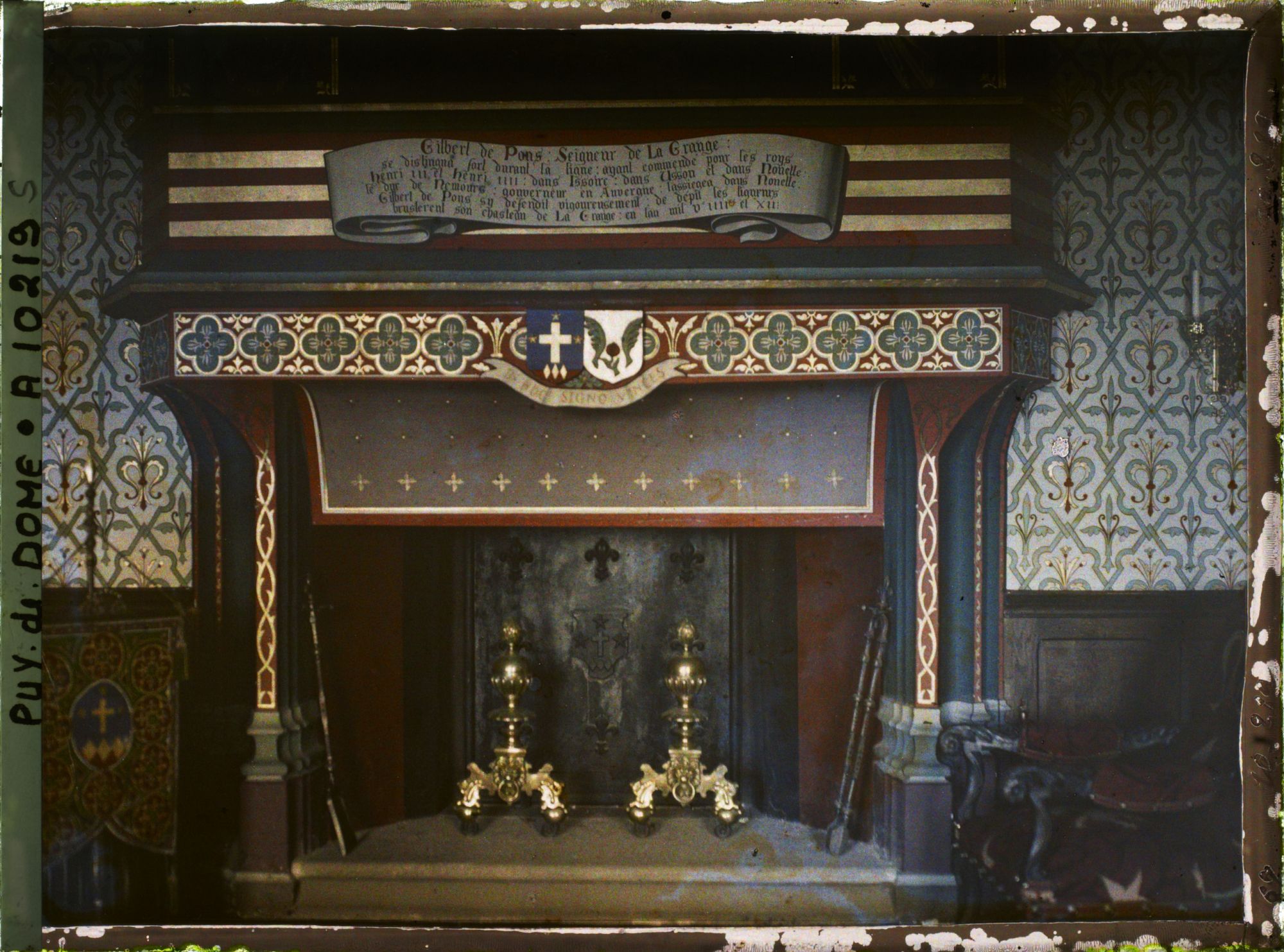 Image représentant France, La Grange Fort, La Cheminée Renaissance