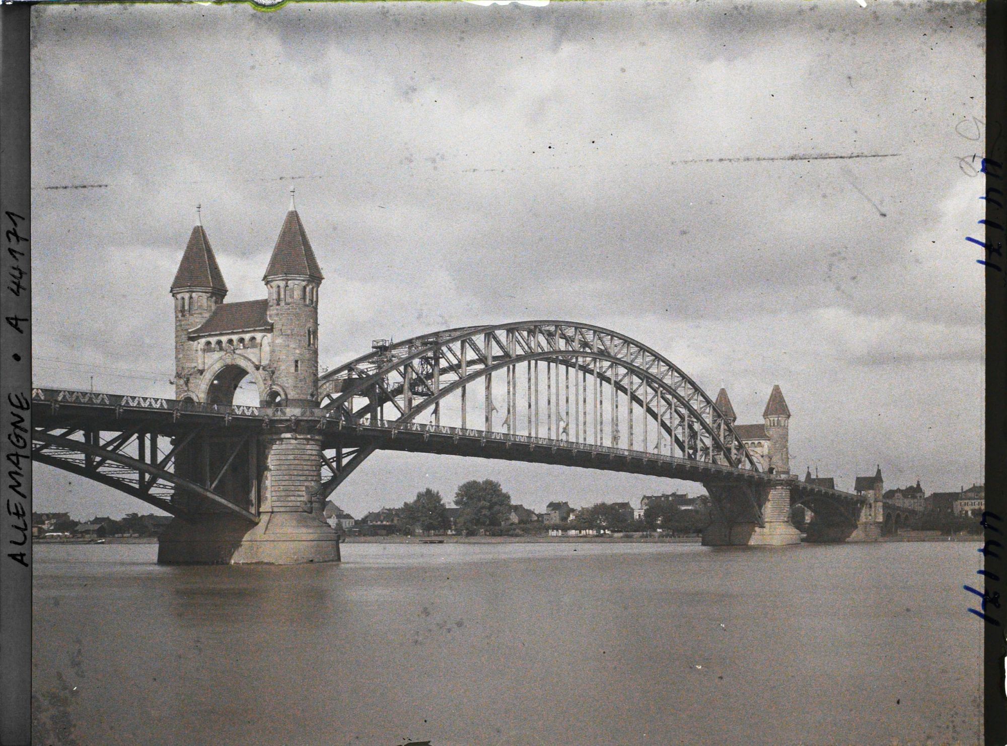 Image représentant Allemagne, Bonn, Le Pont vu de la rive gauche