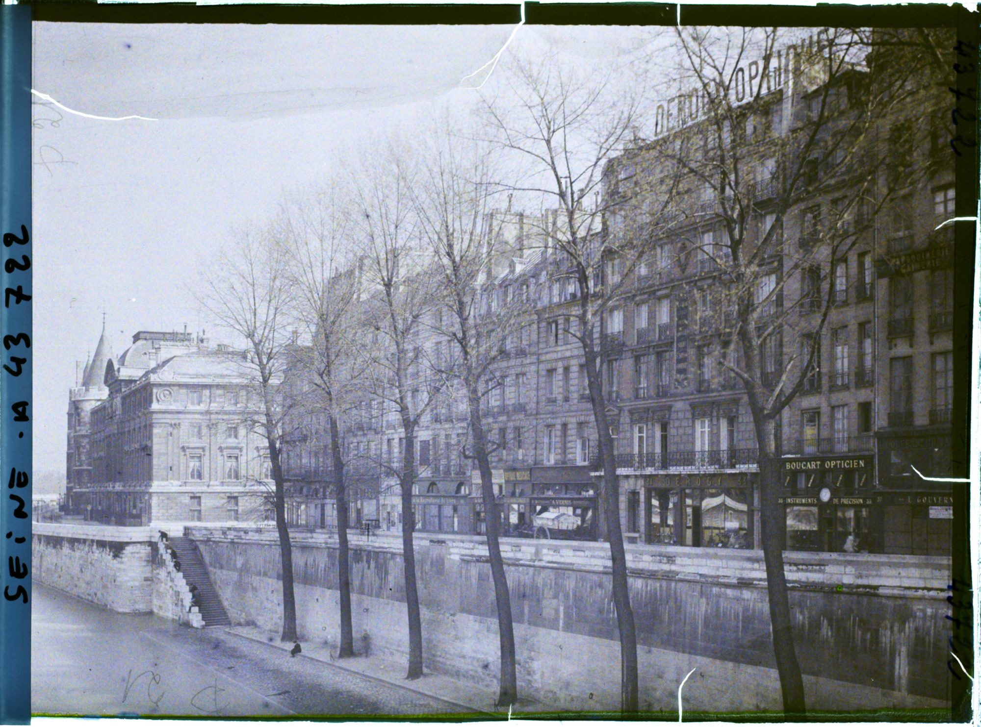 Image représentant Le quai de l'Horloge depuis le Pont-Neuf
