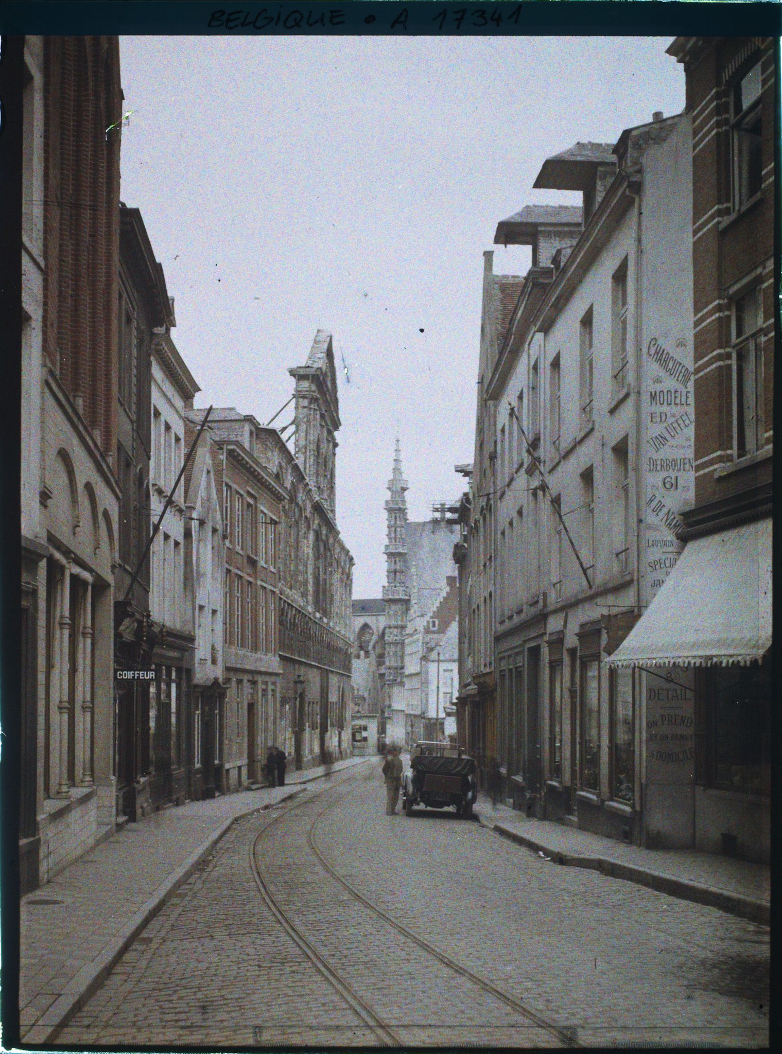 Image représentant Belgique, Louvain, La Rue de Namur, l'Université, l'Hôtel de Ville