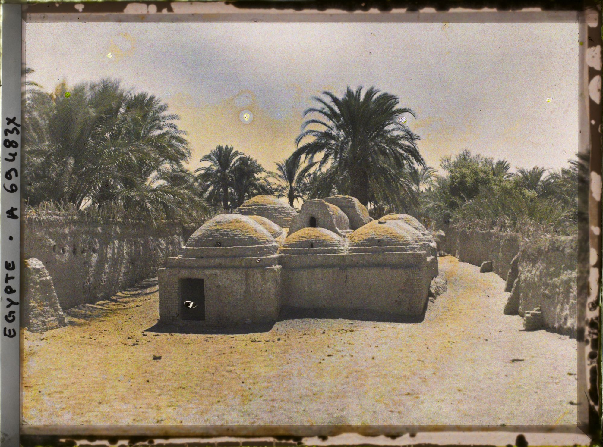 Image représentant Poulaillers dans le village