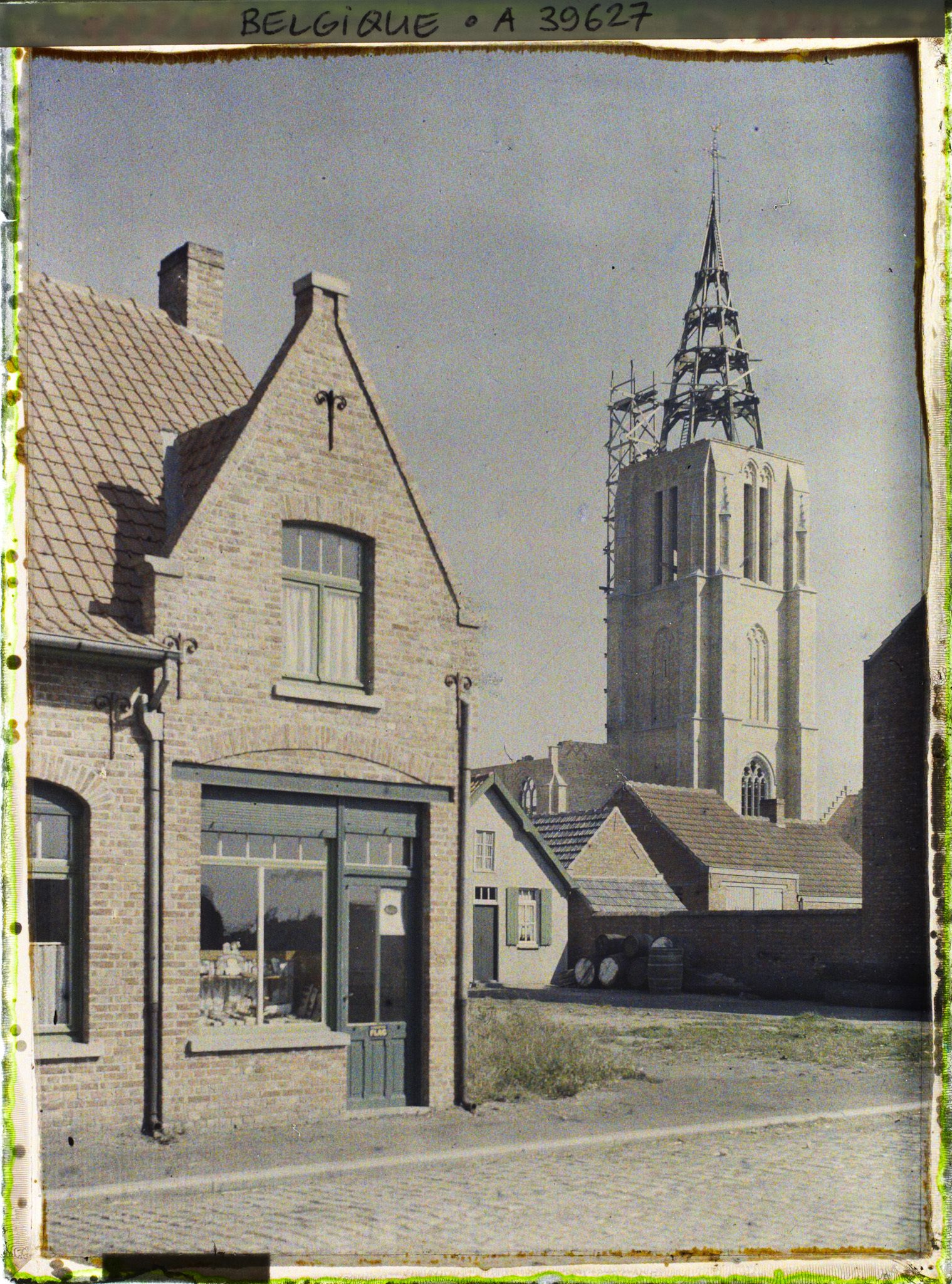 Image représentant Belgique, Morsleade, Le Clocher de l'Eglise en construction autre aspect