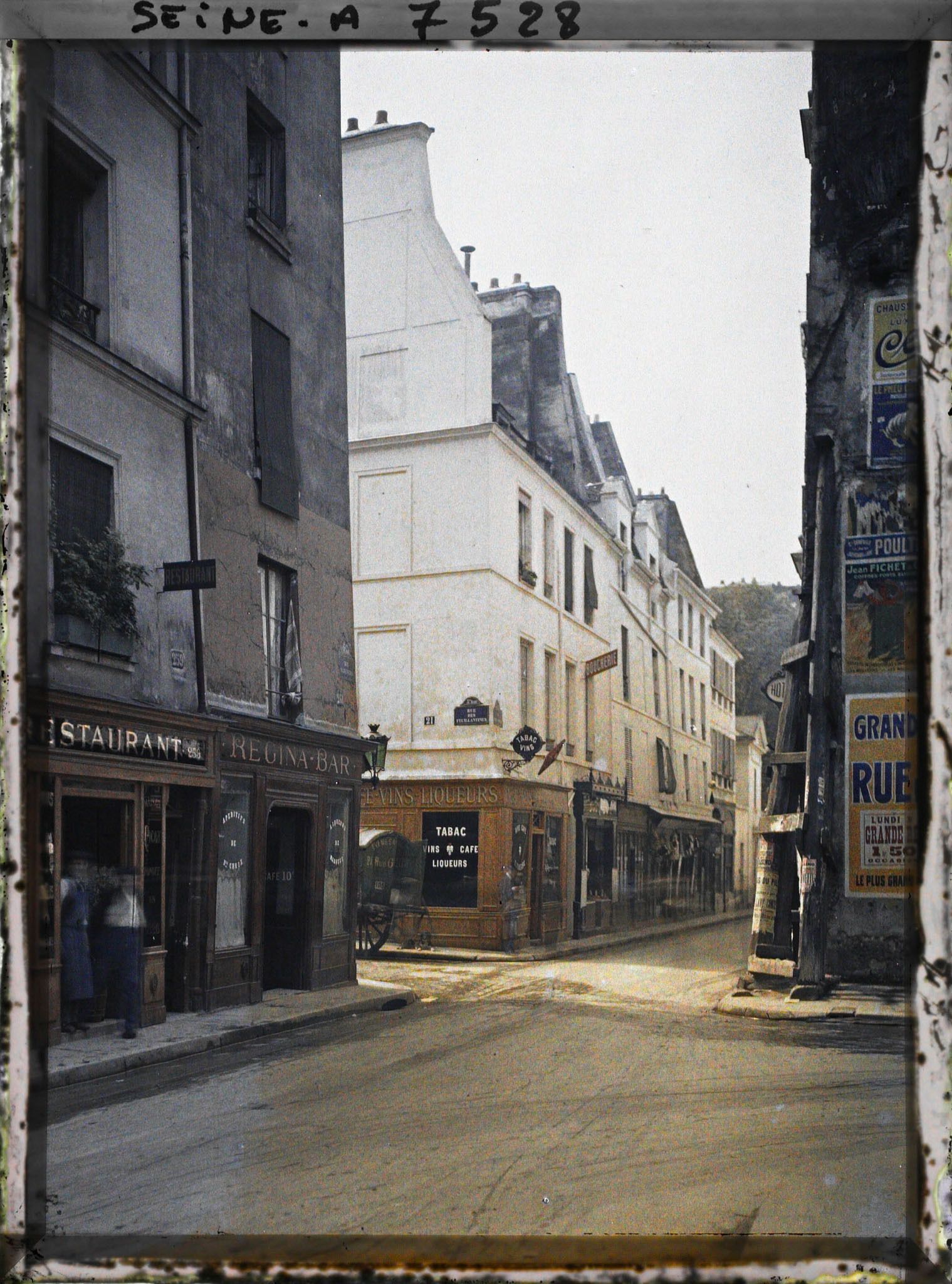 Image représentant L'angle de la rue St-Jacques et de la rue des Feuillantines