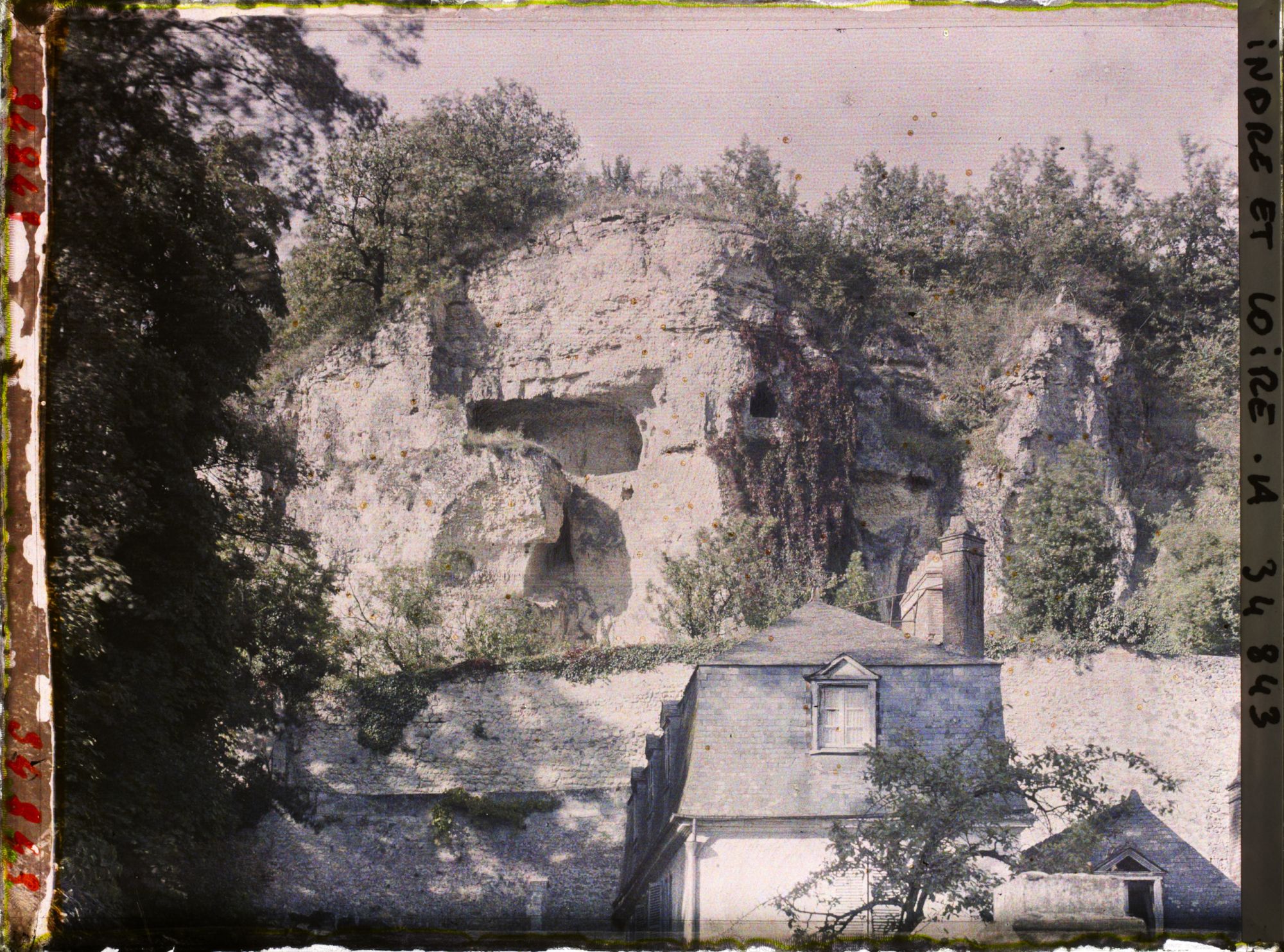Image représentant Habitation troglodyte abandonnée dans le quartier des Patys