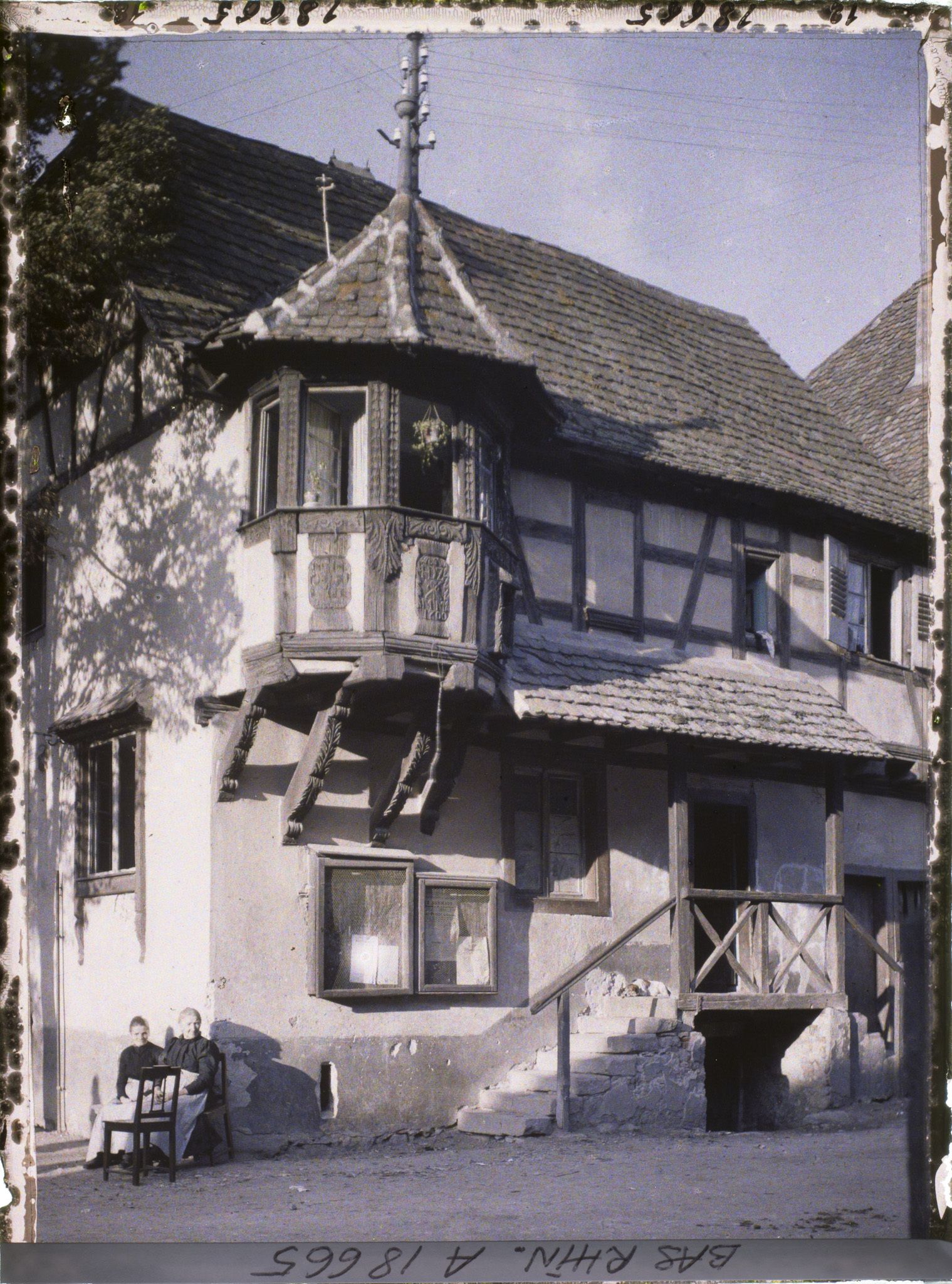 Image représentant France, Scherwiller, La tourelle-lanterne de la Maison précédente