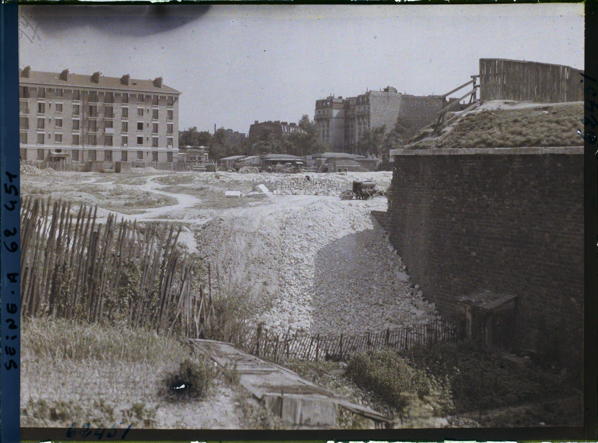 Image représentant Démolition des fortifications à la porte de Saint-Ouen (?)