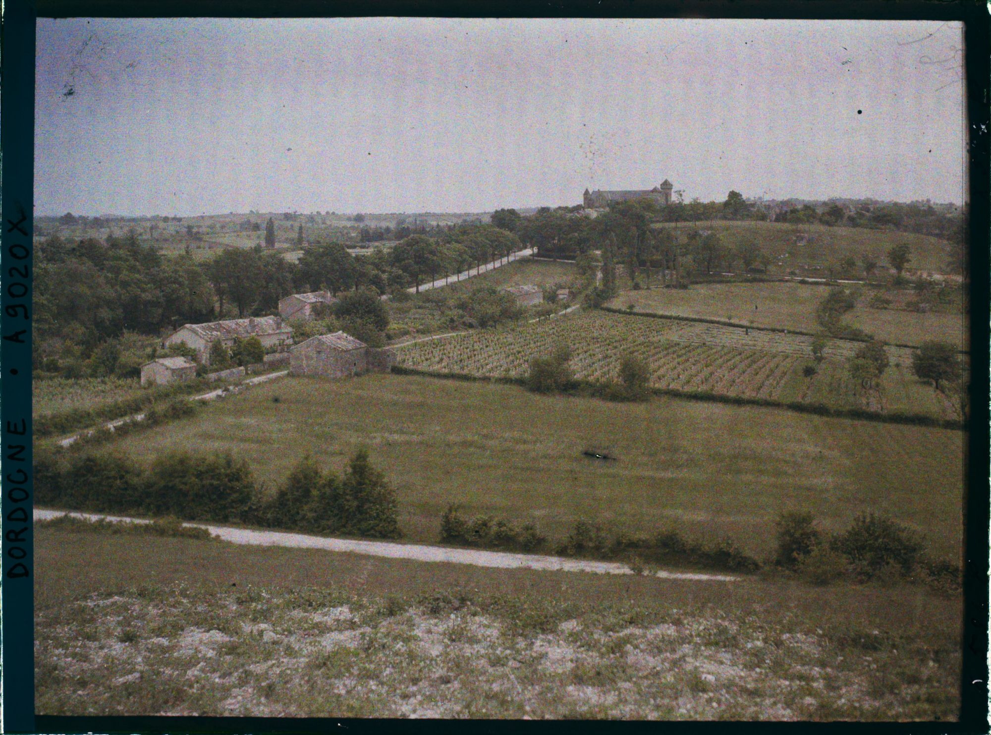 Image représentant Périgord, Beaumont, Vue d'ensemble prise de Belpey