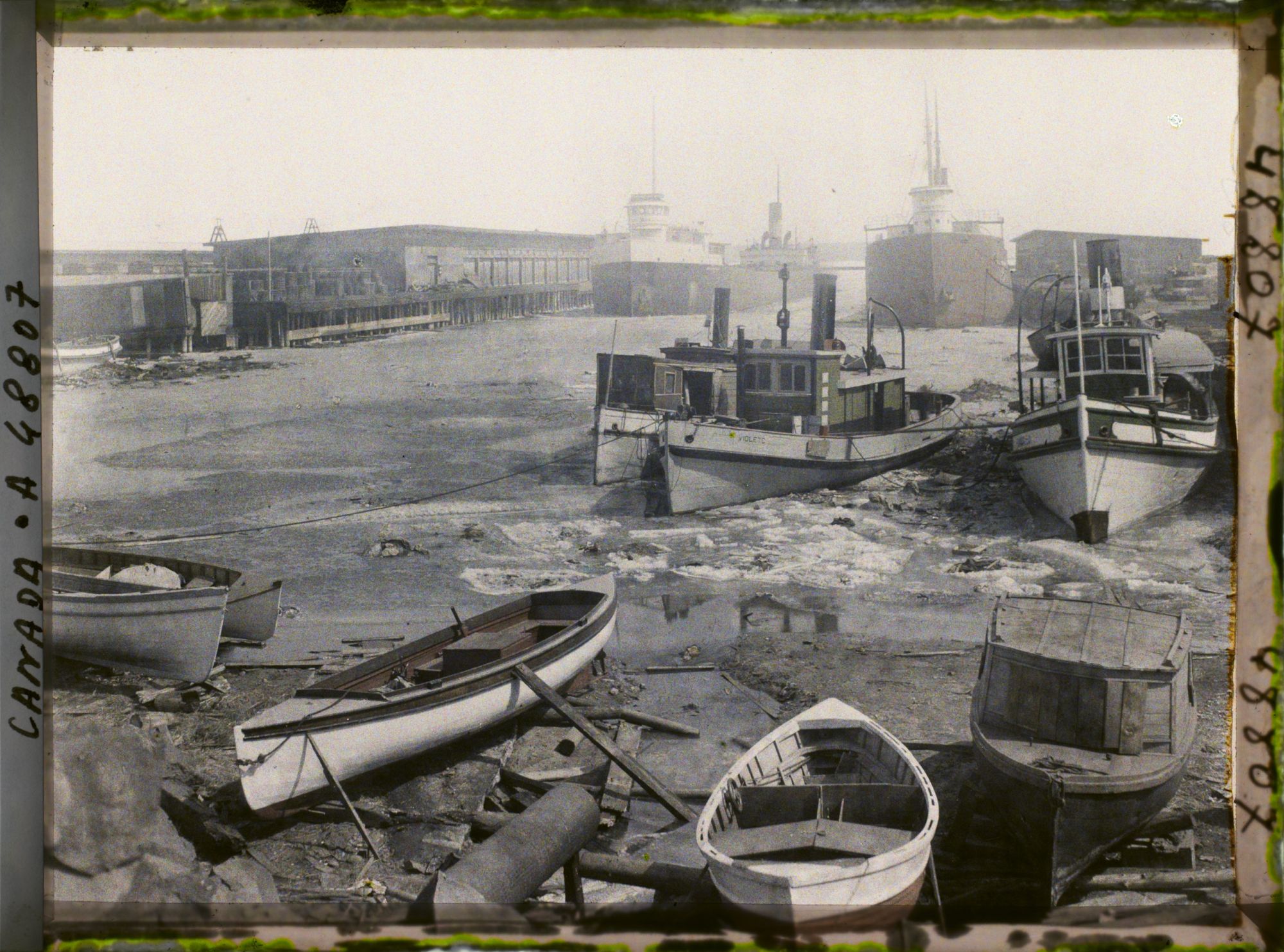 Image représentant Canada, Port Arthur, Navires dans le Port pris par les Glaces