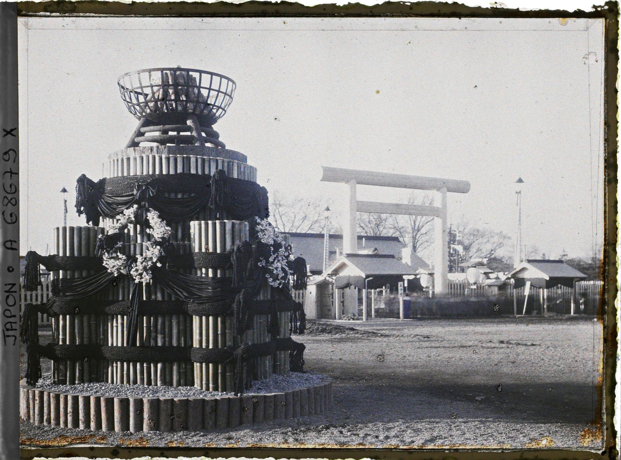 Image représentant Funérailles de l'Empereur Taisho-Tenno (Yoshihito), Shinjuku Gyoen (Parc Impérial de Shinjuku), sanctuaire