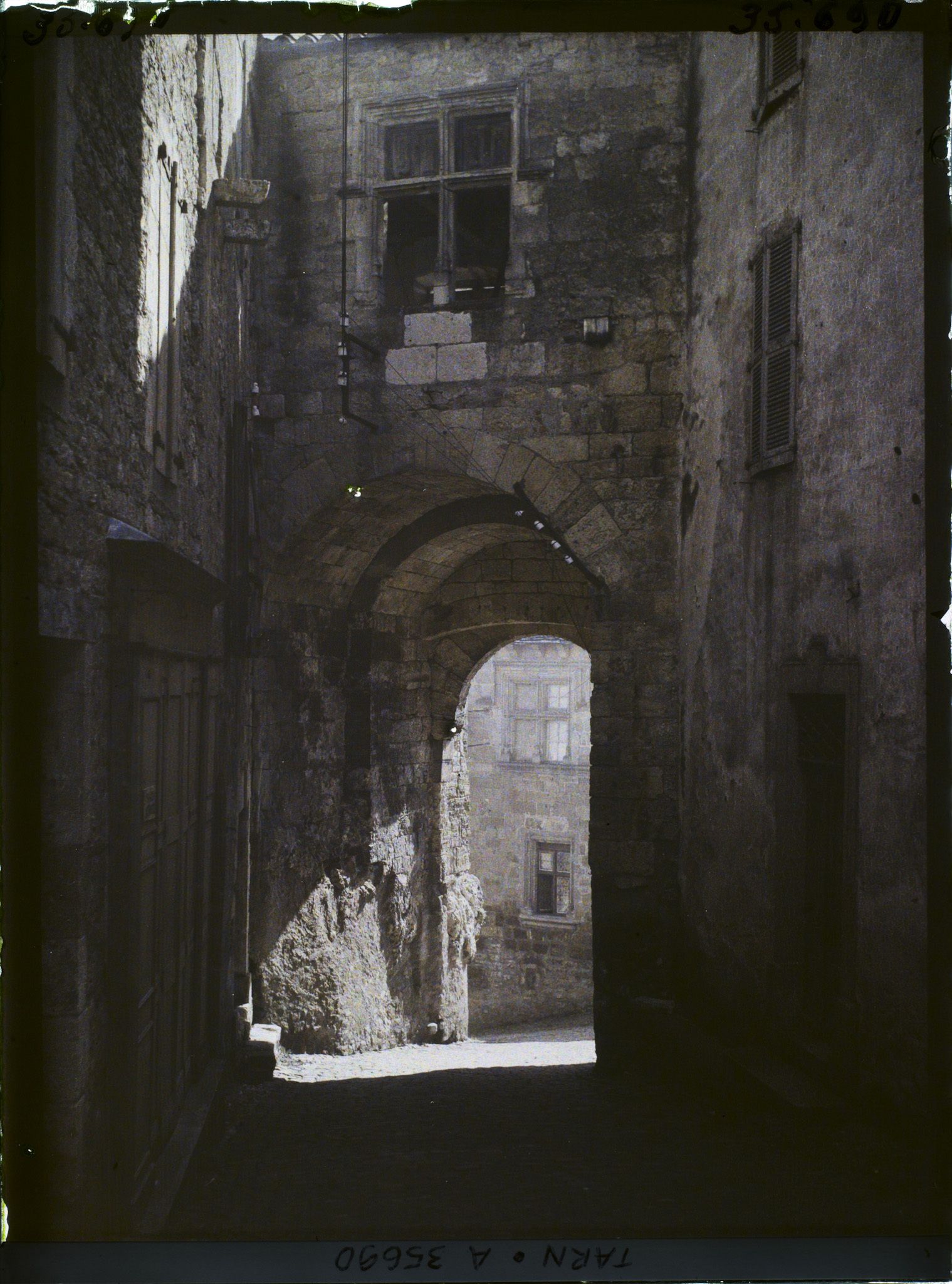 Image représentant Porte de Rous vue depuis la ville