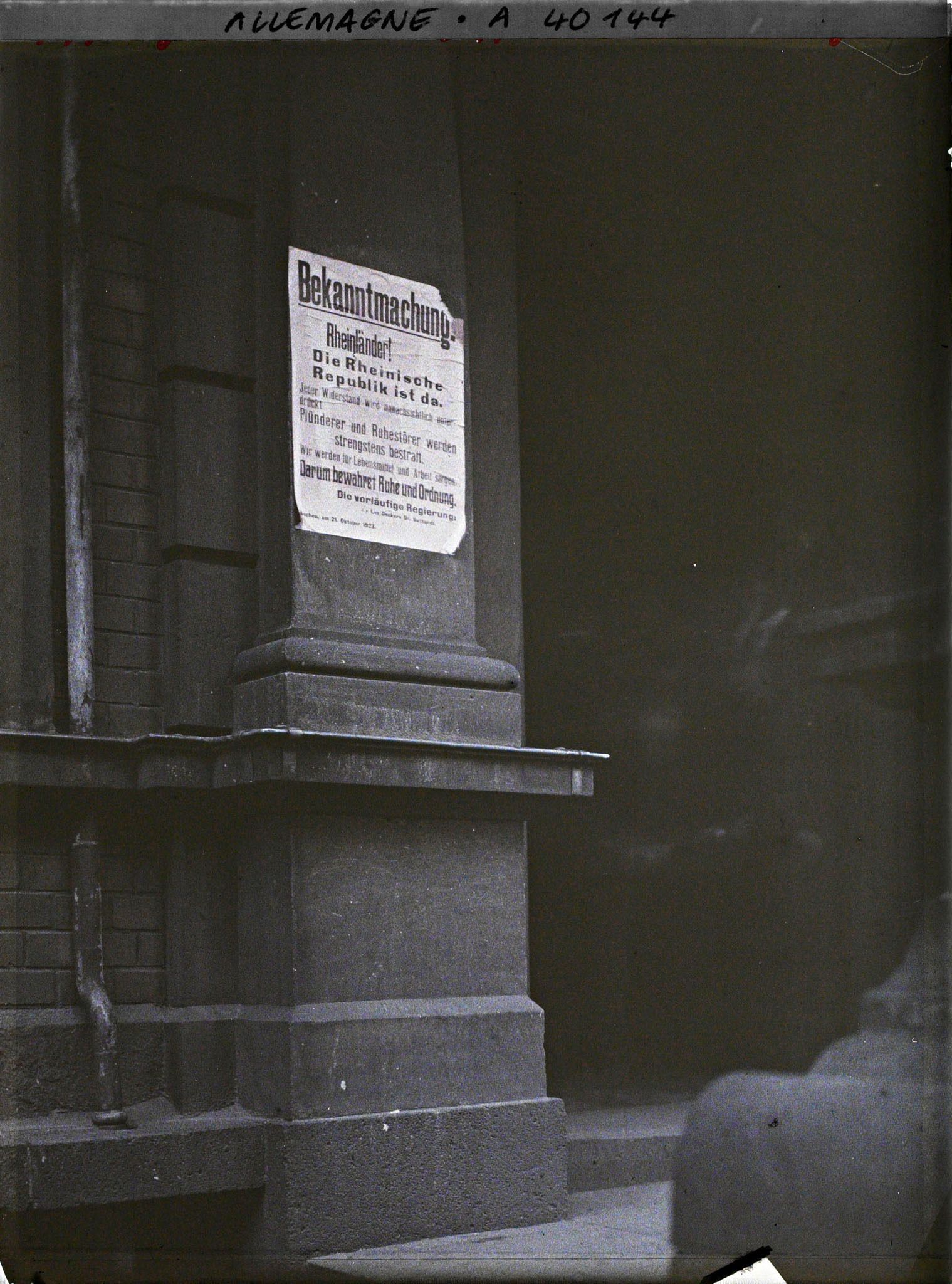 Image représentant Prusse, Duisbourg, Affiche de la proclamation de la République à la Poste