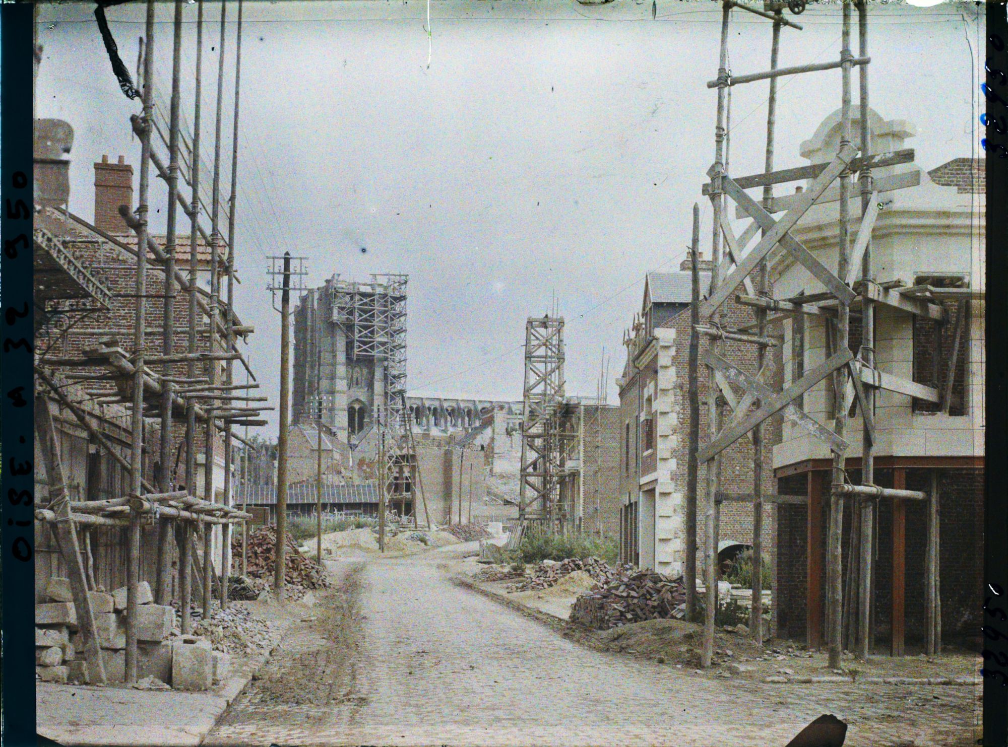 Image représentant France, Noyon, Reconstructions rue de Paris
