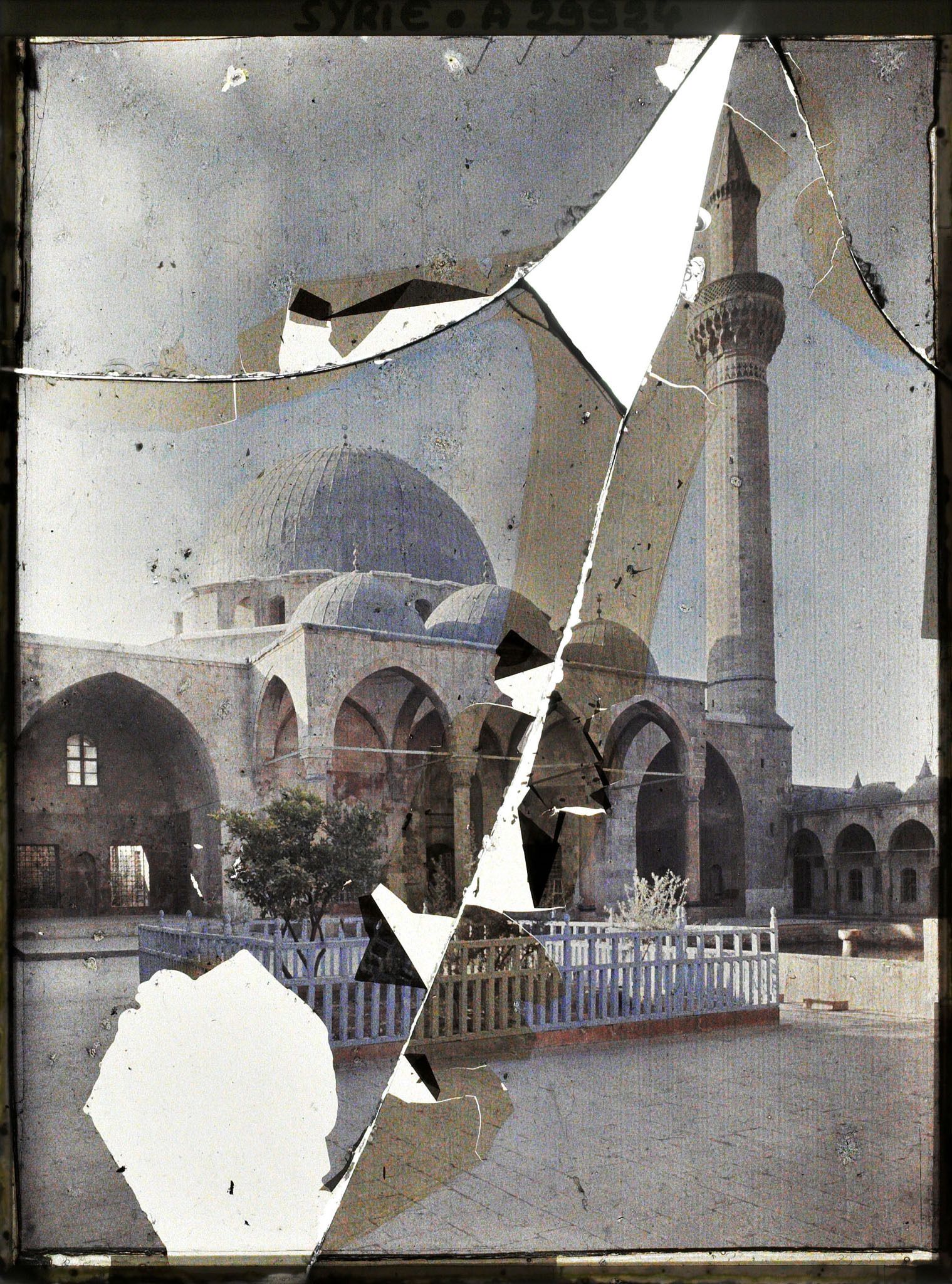 Image représentant La cour intérieure de la madrasa d'Osman Pacha