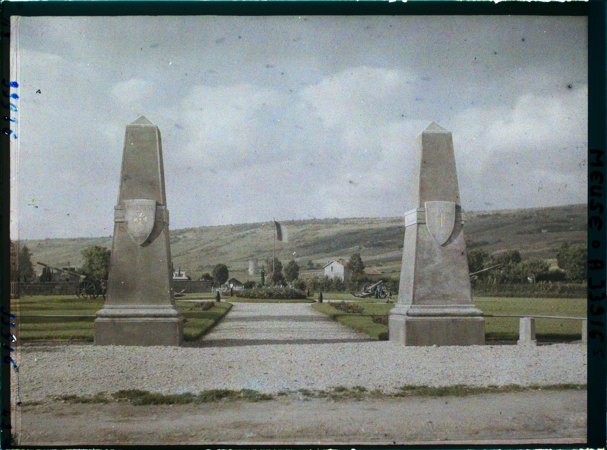 Image représentant France, Verdun, L'entrée du Cimetière du faubourg Pavé