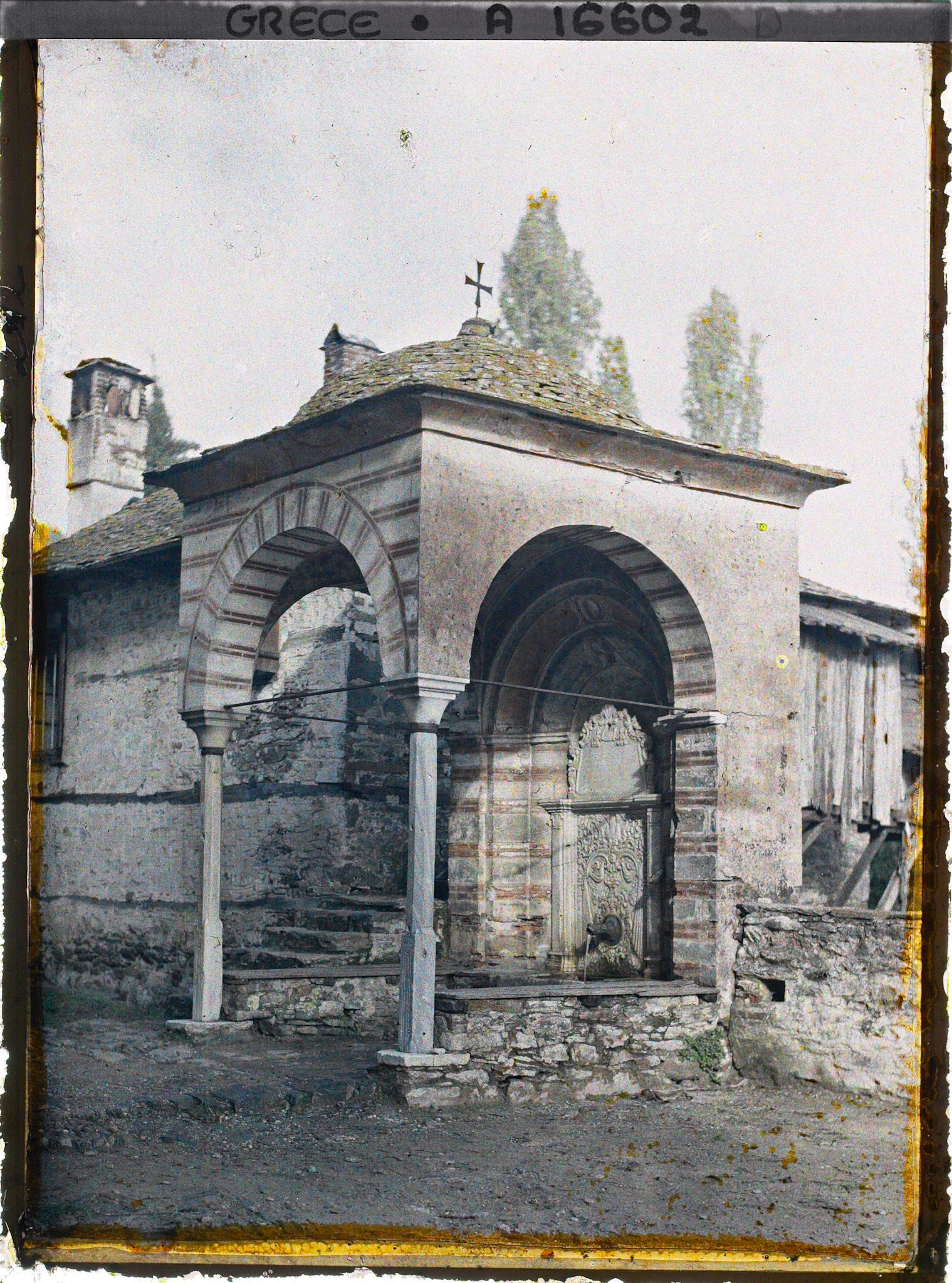 Image représentant Mont Athos, Karyès, Fontaine de Coutloumousson