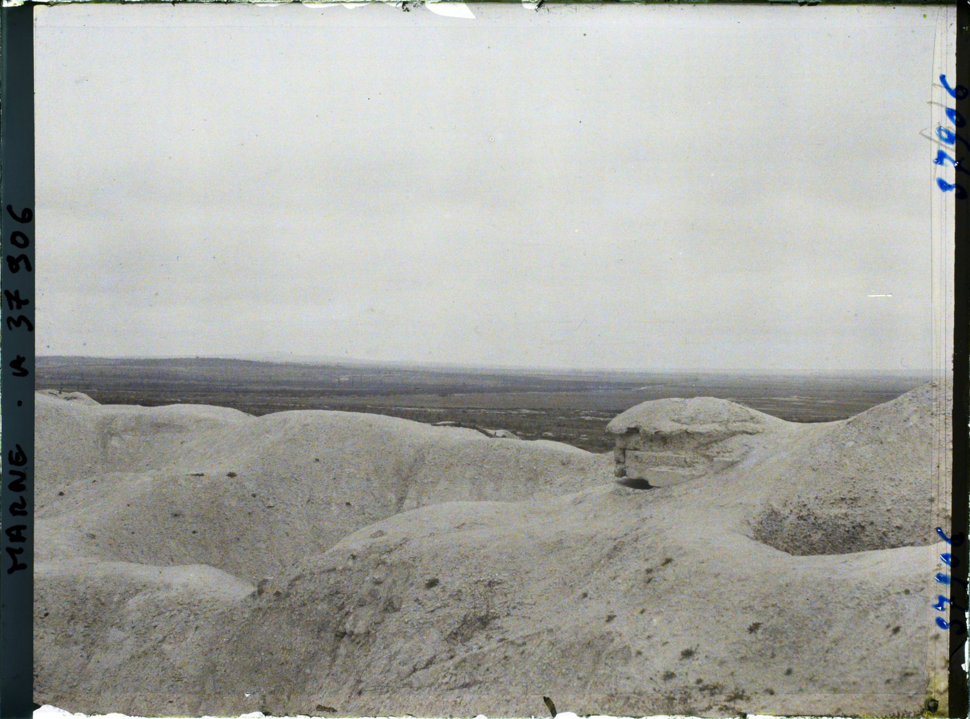 Image représentant France, La Pompelle, Sommet du fort vers le Mont Cornillet
