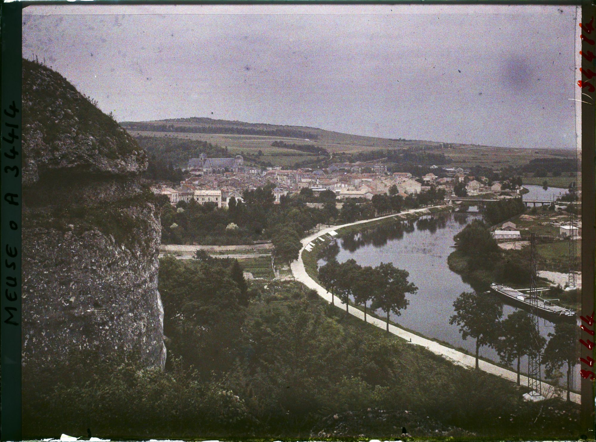 Image représentant France, St Mihiel, Panorama vers le Camp du fort des Romains
