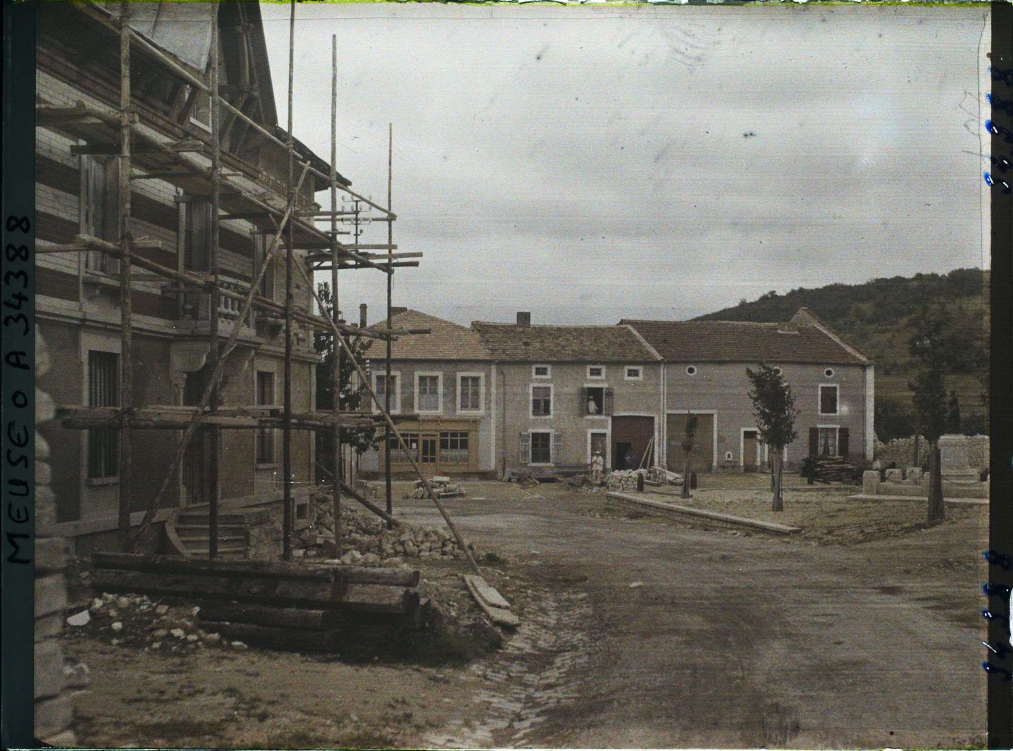 Image représentant France, St Maurice Sous les Côtes, Reconstructions