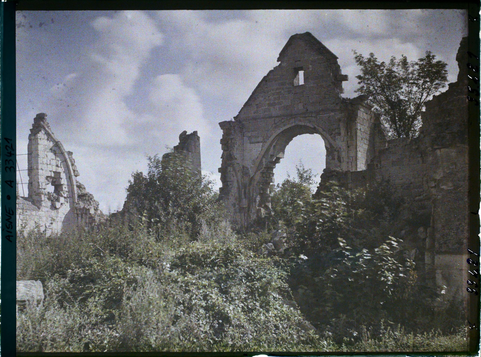 Image représentant France, Les ruines de l'Eglise